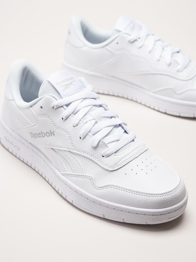 Reebok - BB 1000 - Vita sneakers i skinnimitation