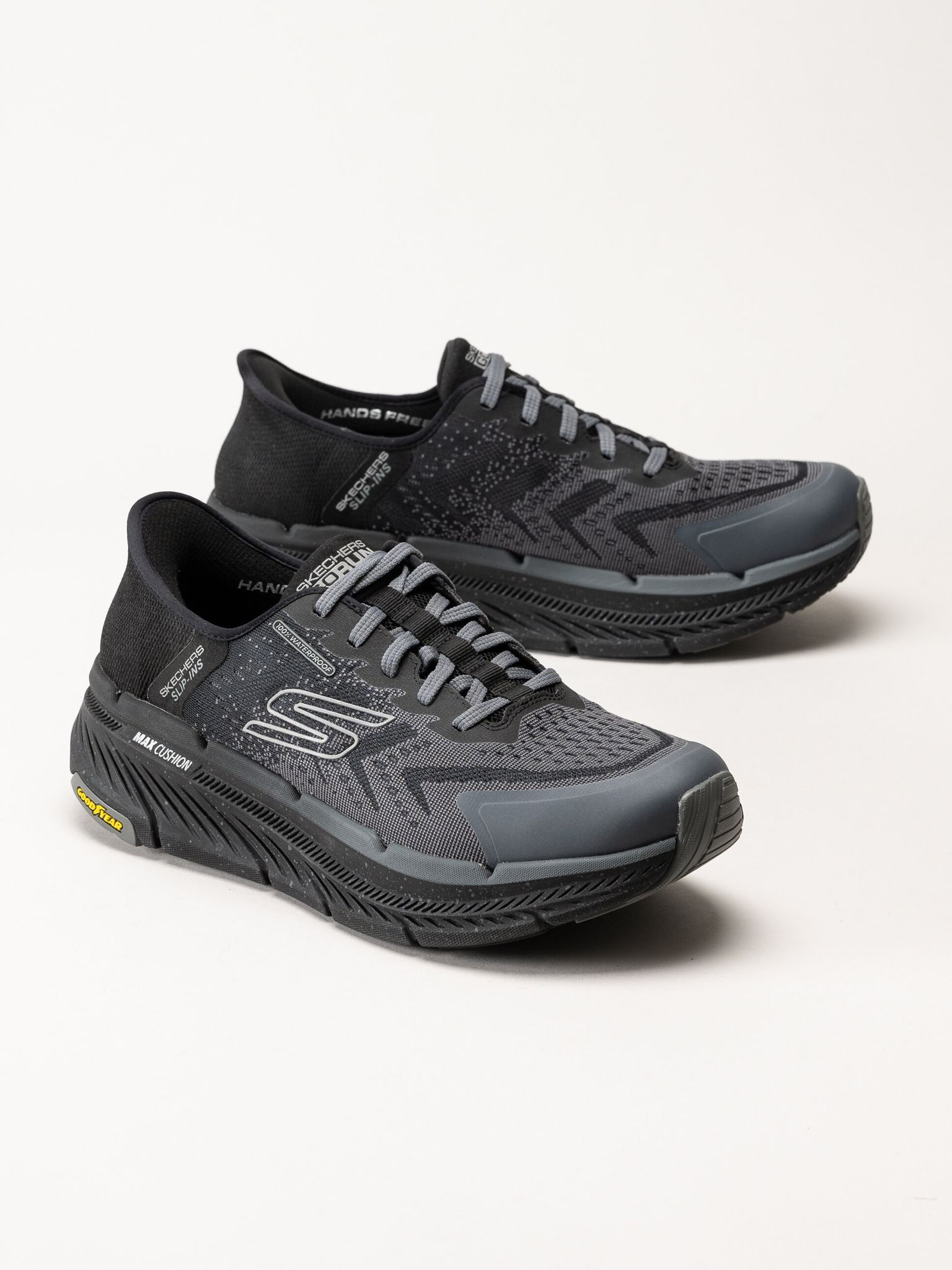 Skechers - Slip-Ins Max Cushioning - Svarta slip-ins sportskor