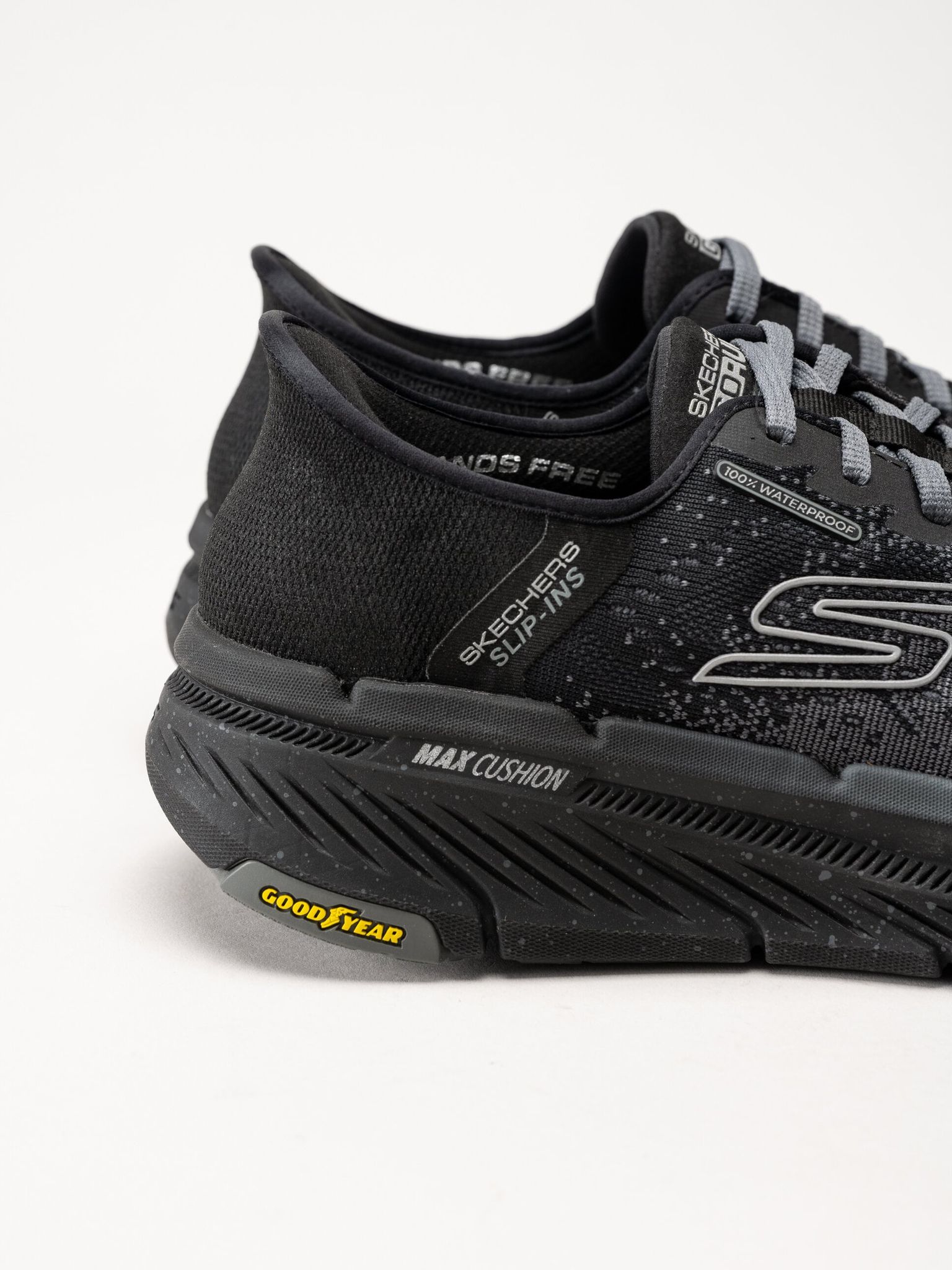 Skechers - Slip-Ins Max Cushioning - Svarta slip-ins sportskor