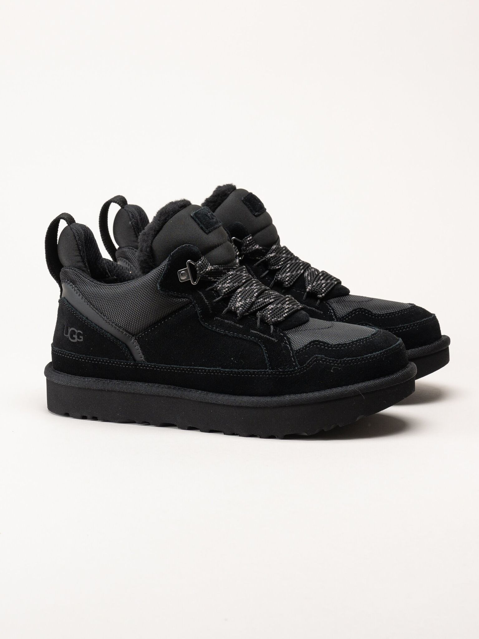 UGG - M Lowmel - Svarta ullfodrade sneakers