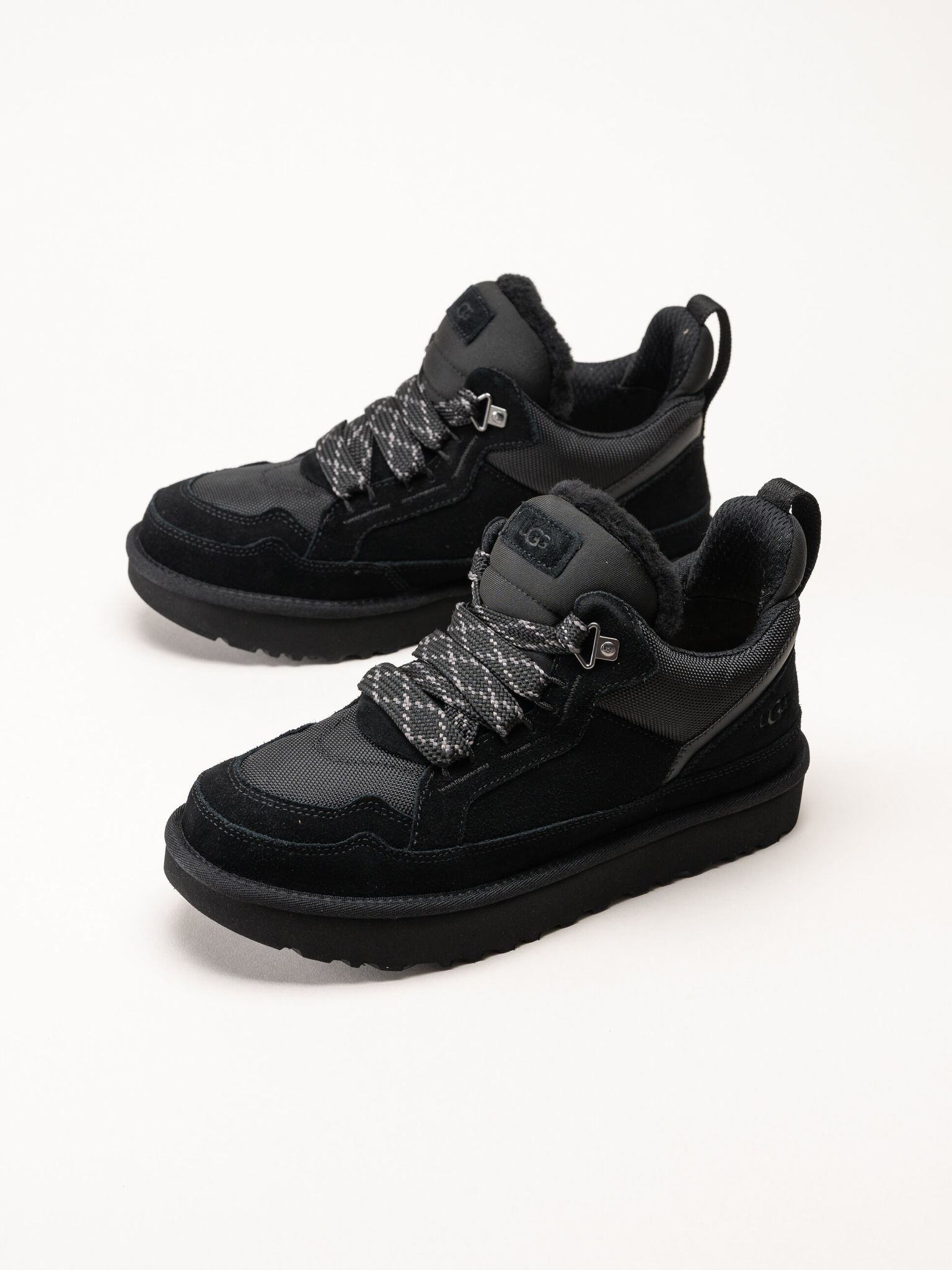 UGG - M Lowmel - Svarta ullfodrade sneakers
