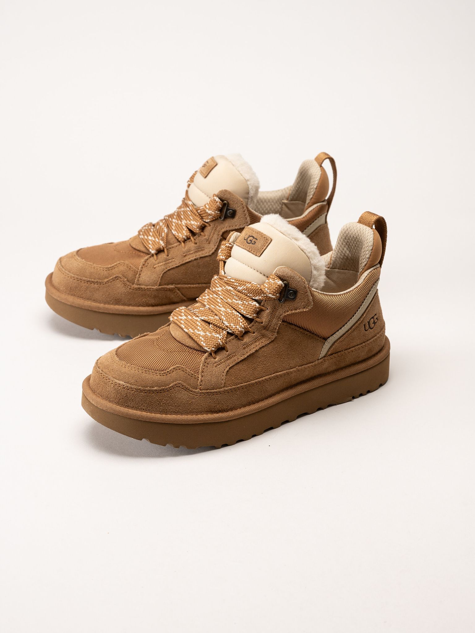 UGG - M Lowmel - Ljusbruna ullfodrade sneakers