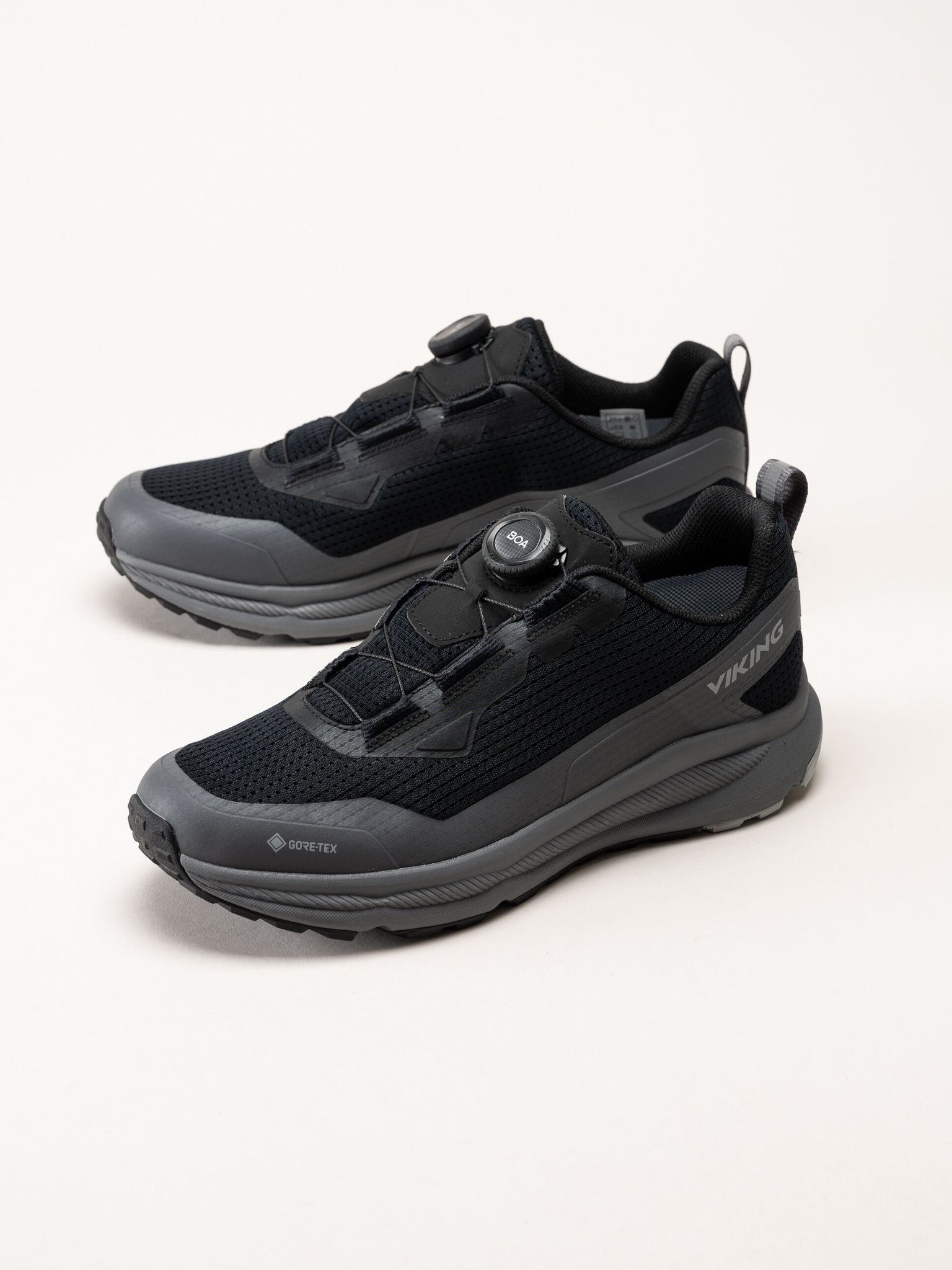 Viking Footwear - Motion Low Boa GTX M - Svarta BOA hybridskor med GoreTex