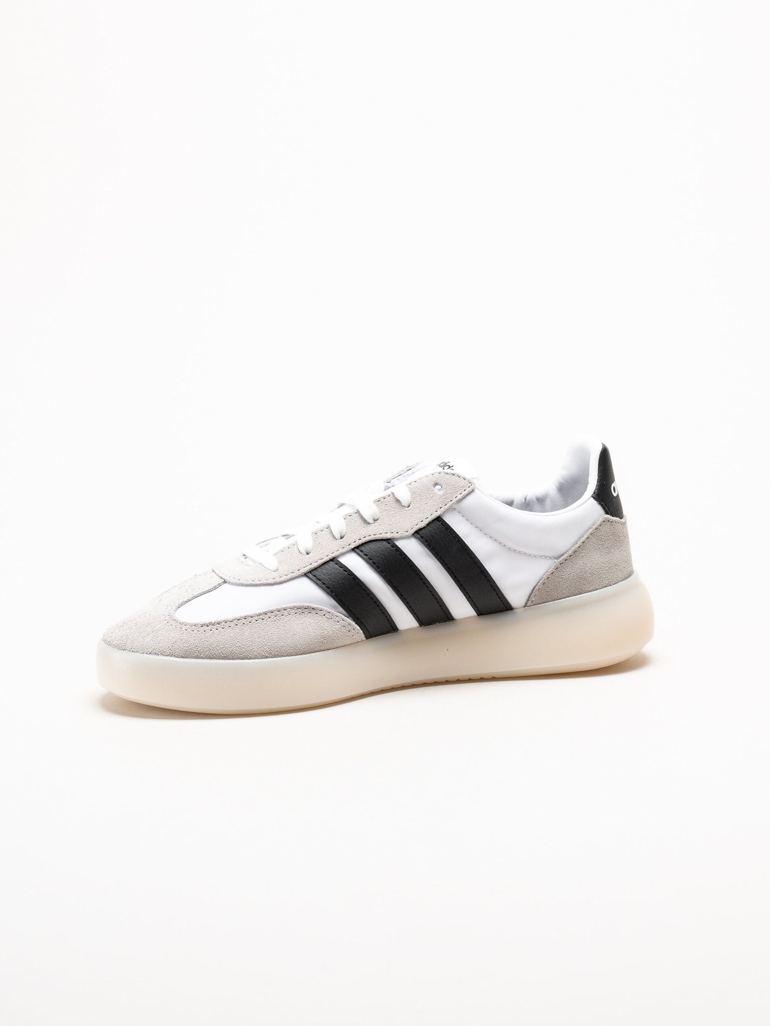 Adidas - Barreda Decode - Vita sneakers i nylon och mocka