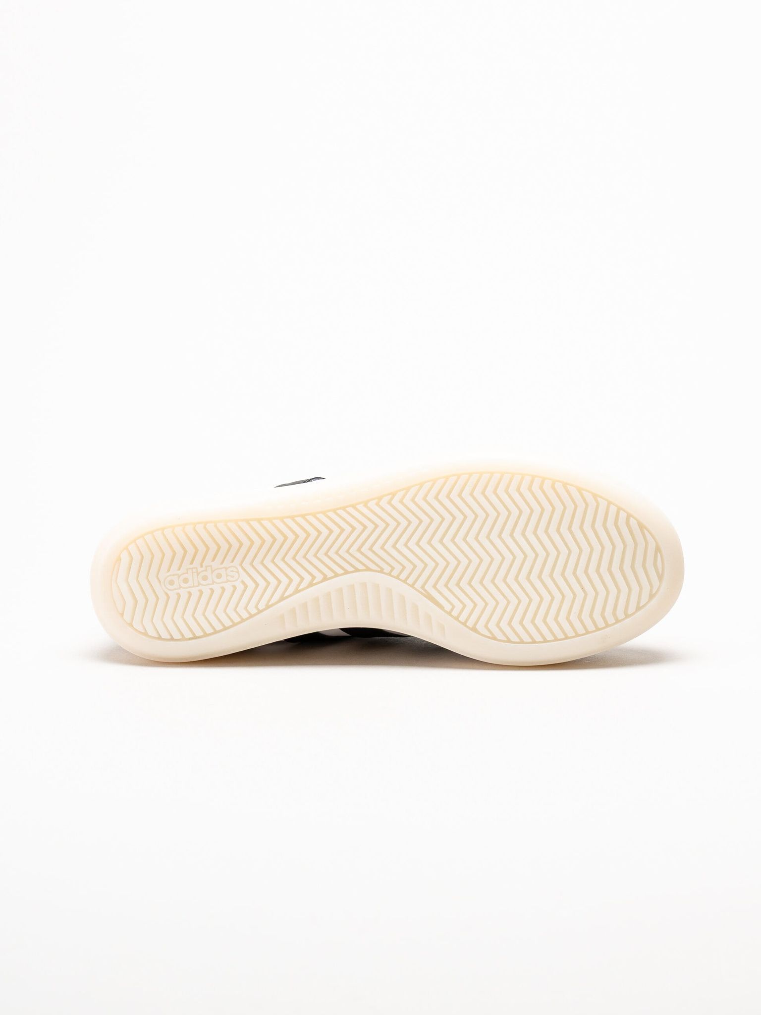Adidas - Barreda Decode - Vita sneakers i nylon och mocka