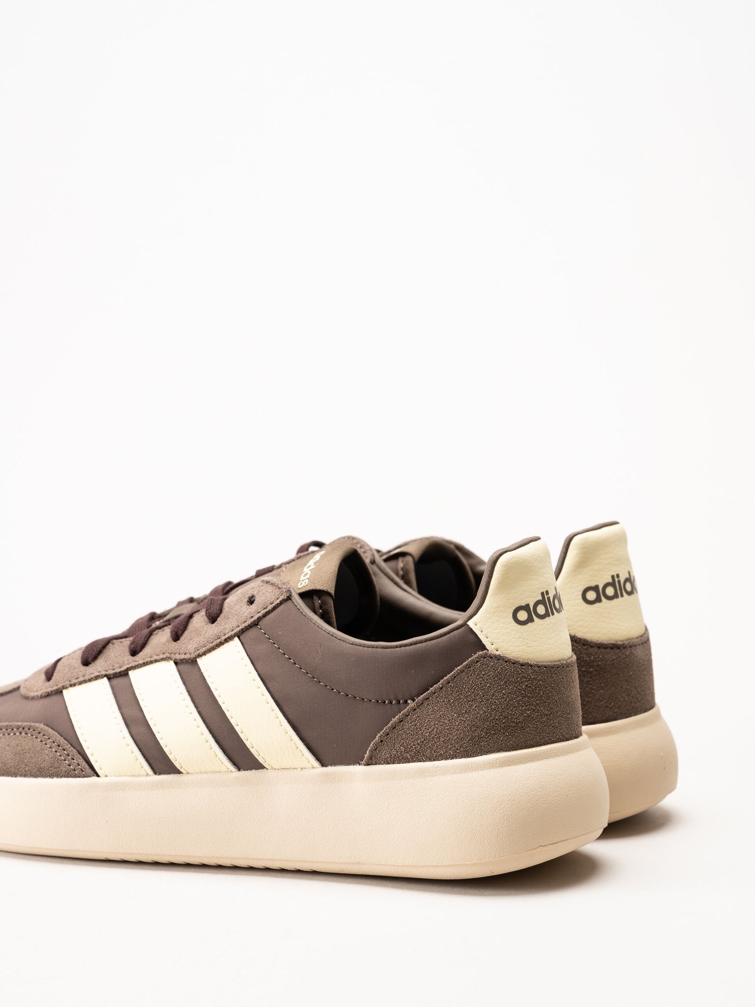Adidas - Barreda Decode - Bruna sneakers i nylon och mocka