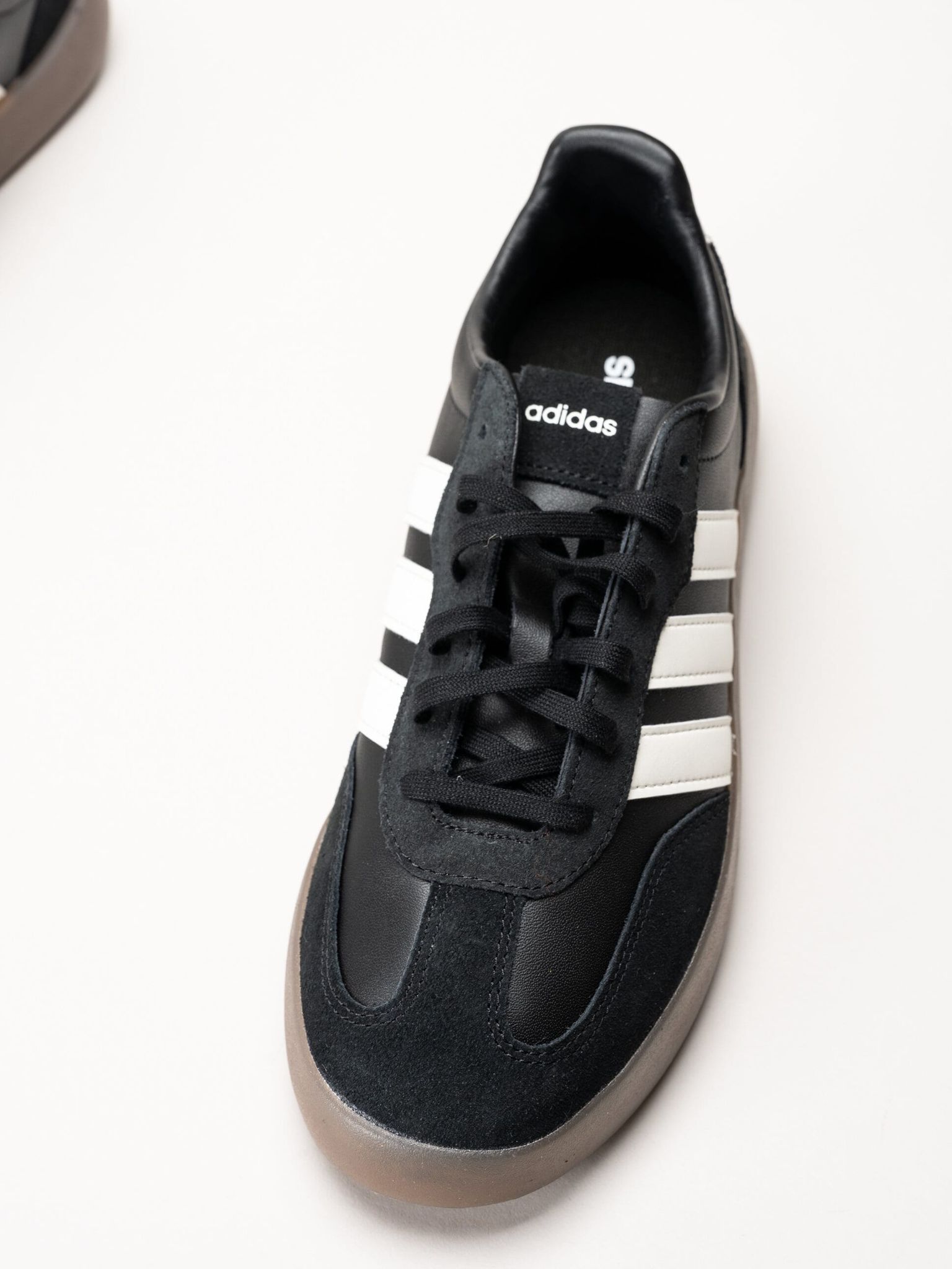 Adidas - Barreda Decode Lux - Svarta sneakers i mocka