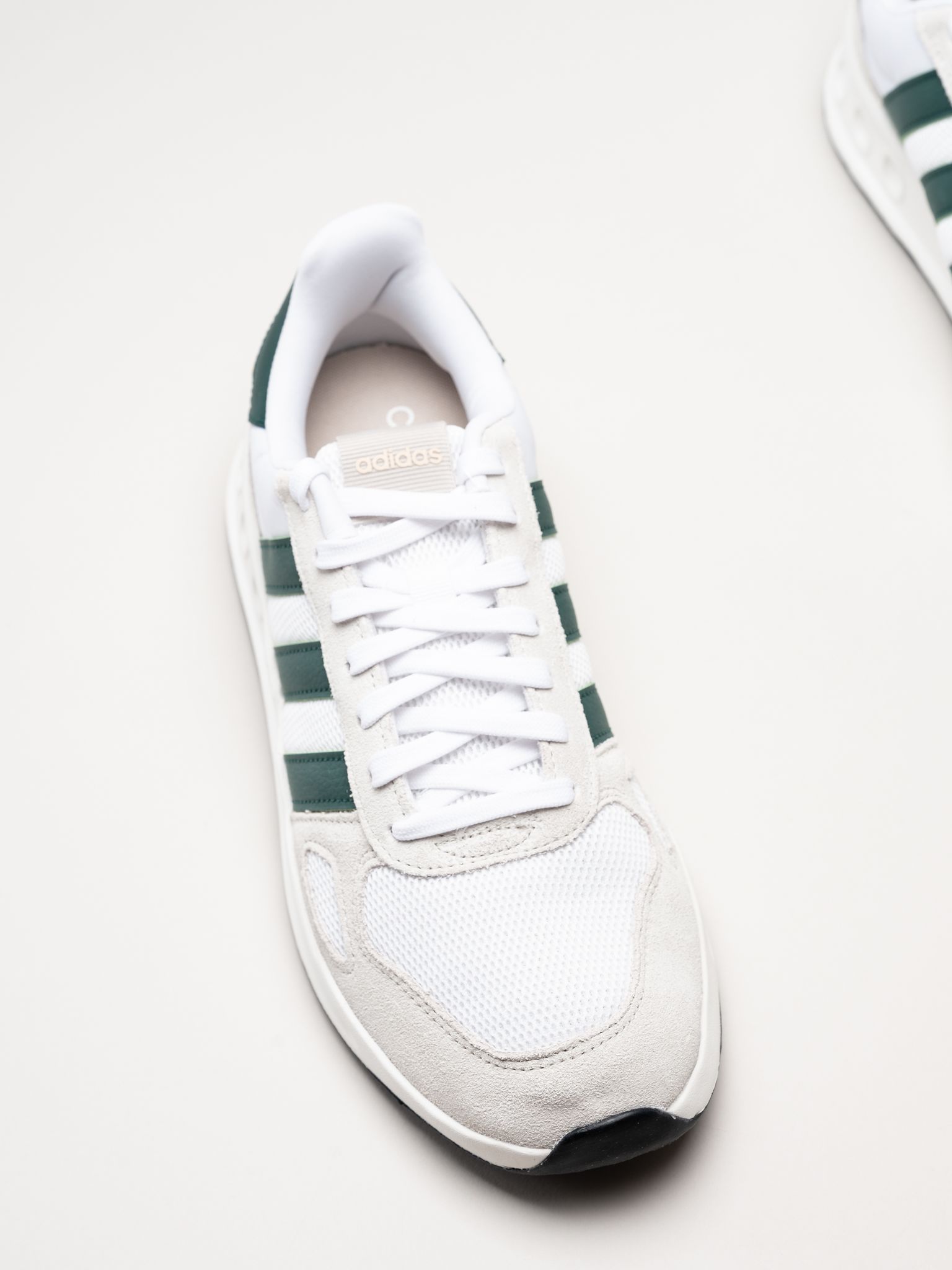 Adidas - Run 84 - Vita sneakers i textil