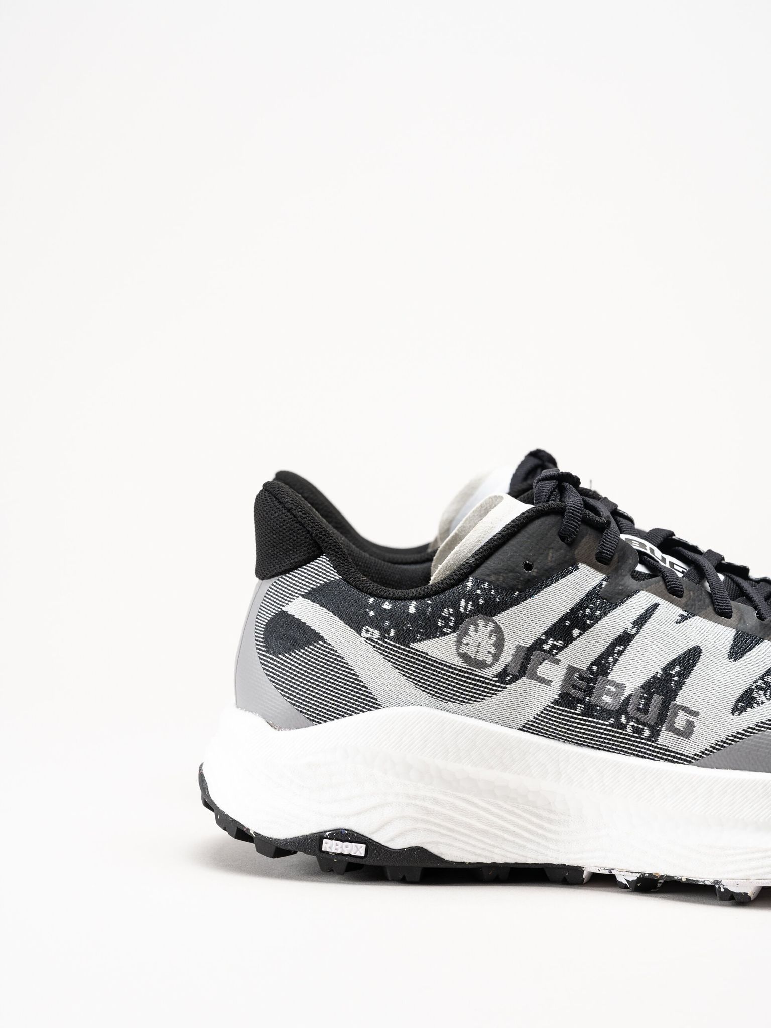 Icebug - Järv RB9X - Svartvita sneakers i textil