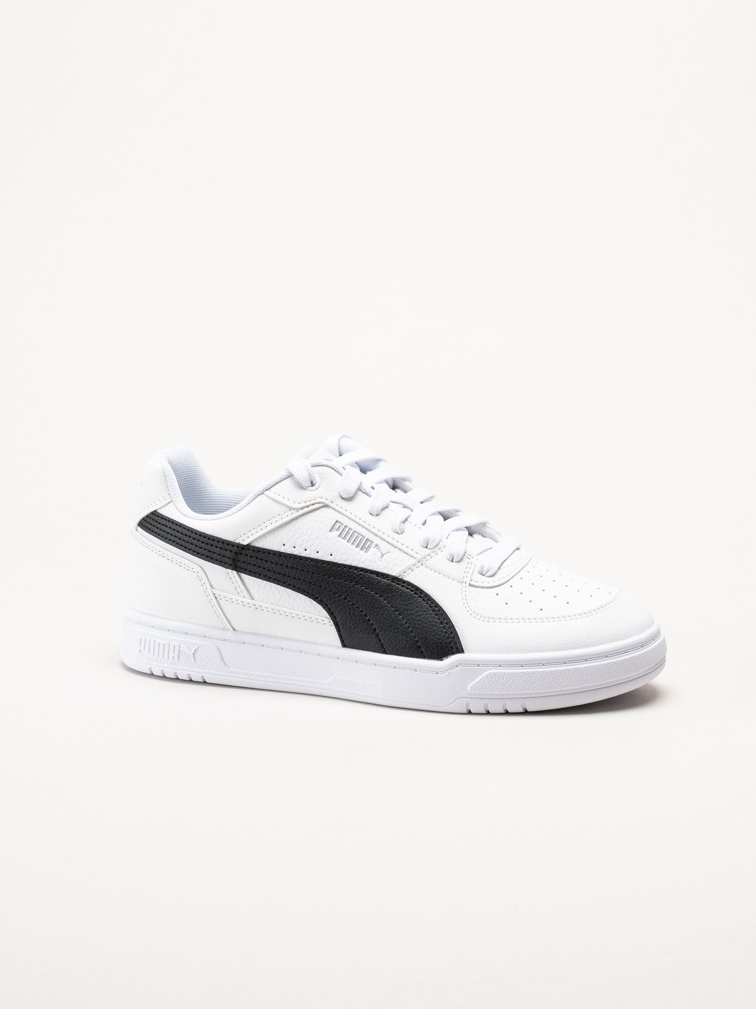 Puma - Caven III - Vita sneakers i skinnimitation