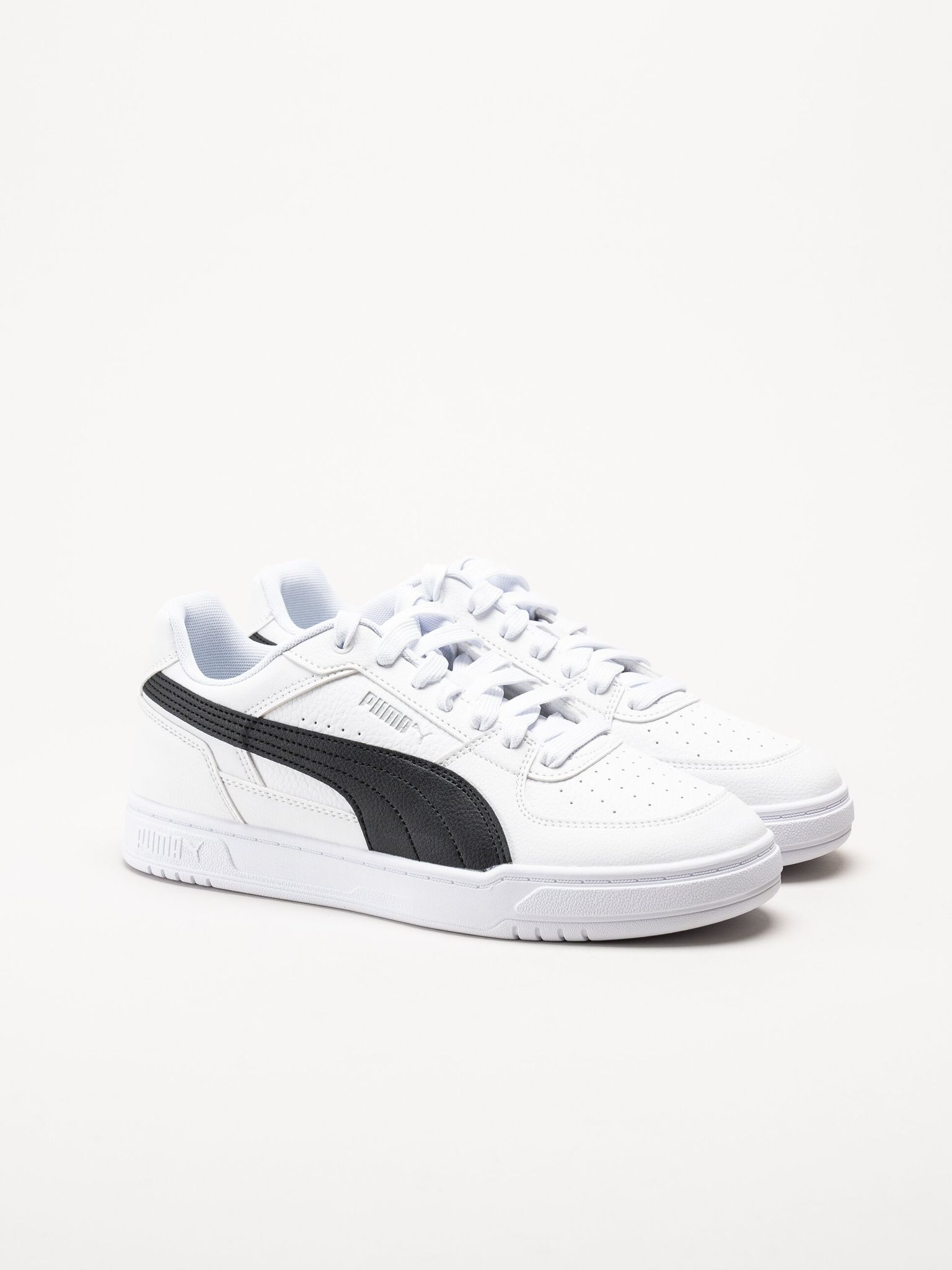 Puma - Caven III - Vita sneakers i skinnimitation