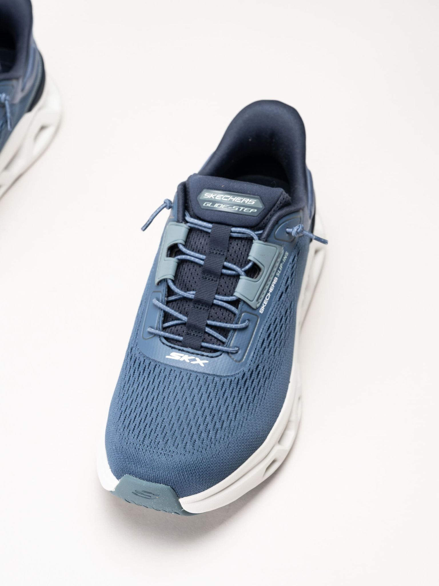 Skechers - Glide Step Altus - Marinblå sneakers i mesh