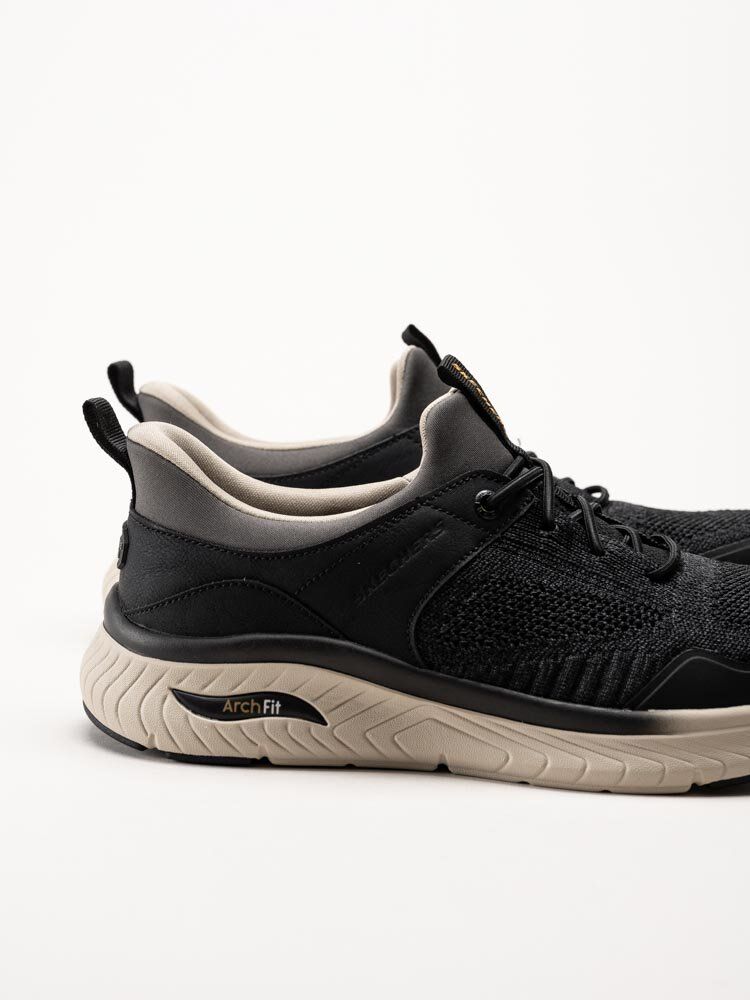 Skechers - Relaxed fit - Svarta slip-ins sneakers i mesh