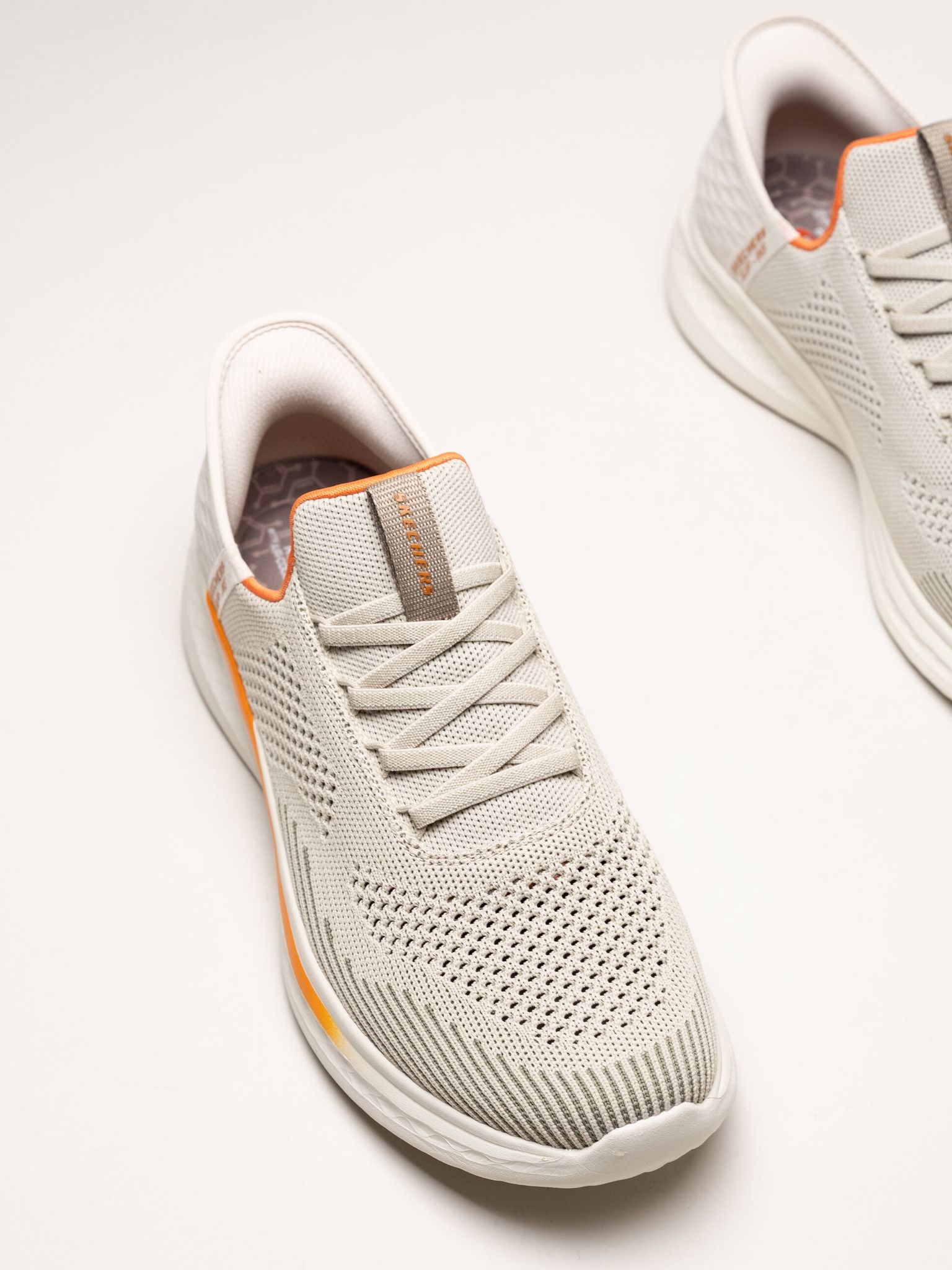 Skechers - Relaxed Fit - Beige slip-ins sneakers