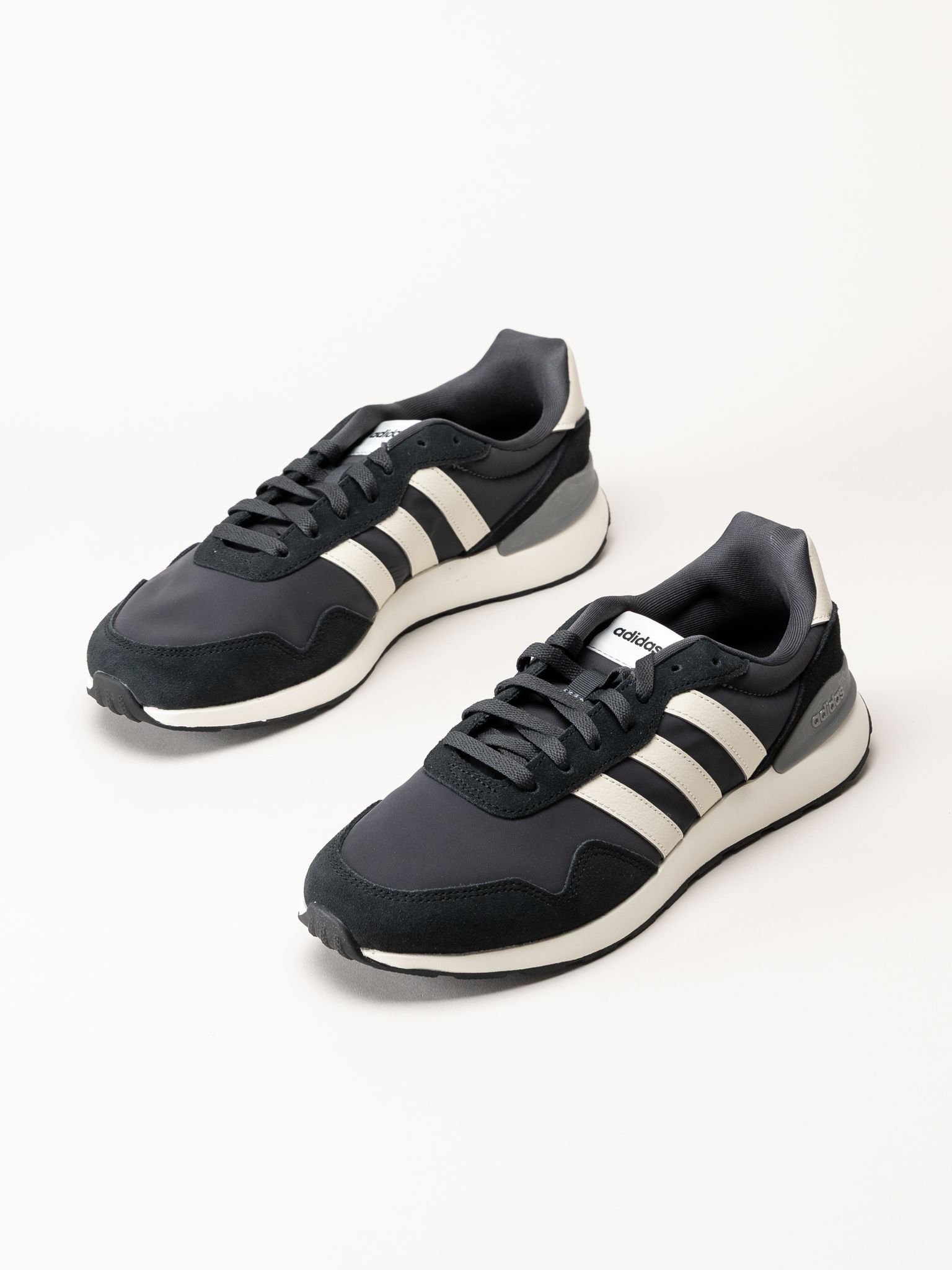 Adidas - Run 60s 4.0 - Svarta sneakers