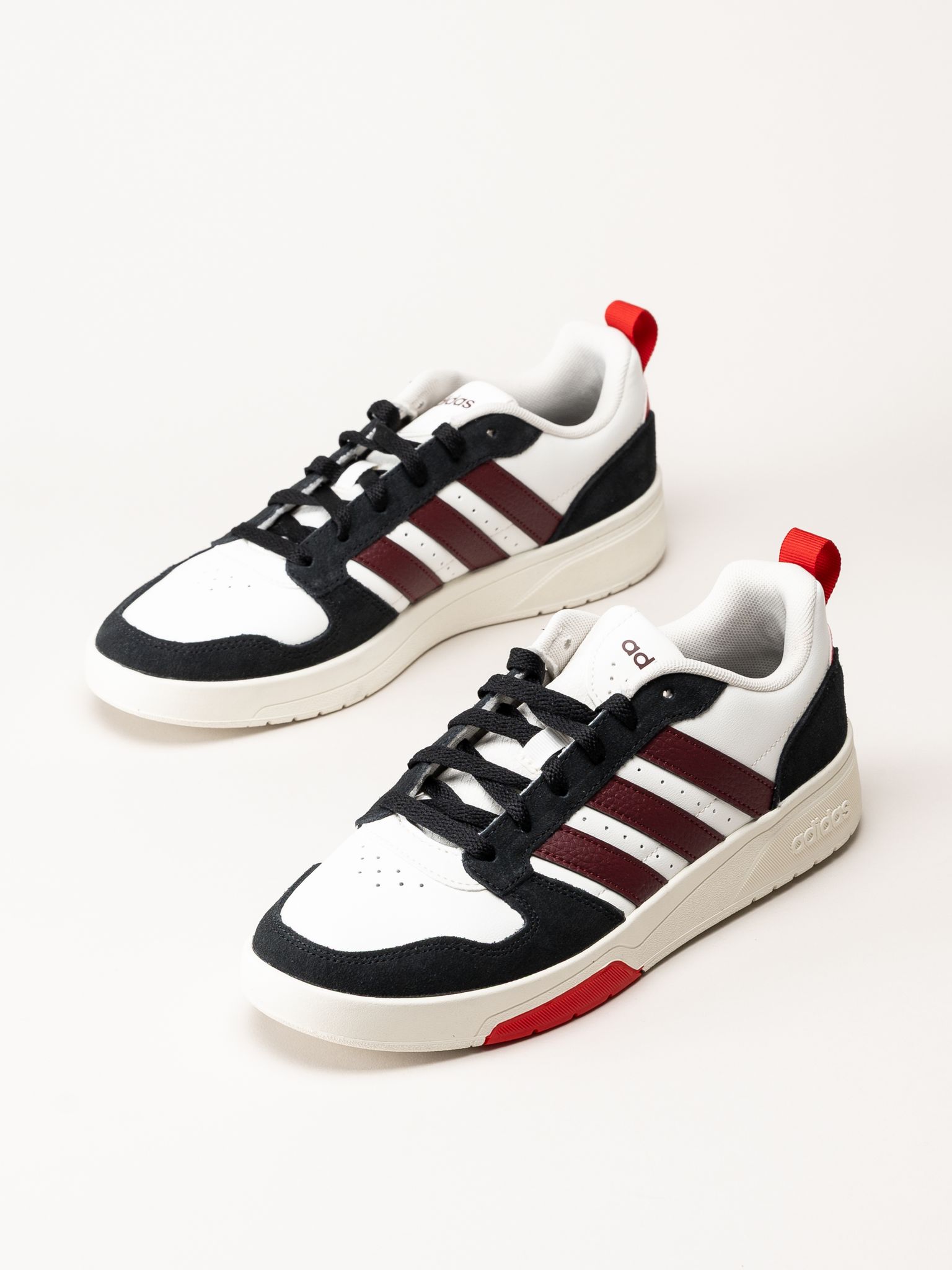 Adidas - Courtwave - Vita sneakers