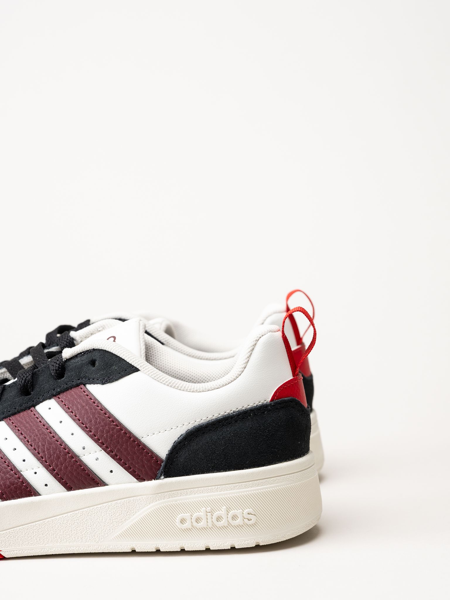Adidas - Courtwave - Vita sneakers