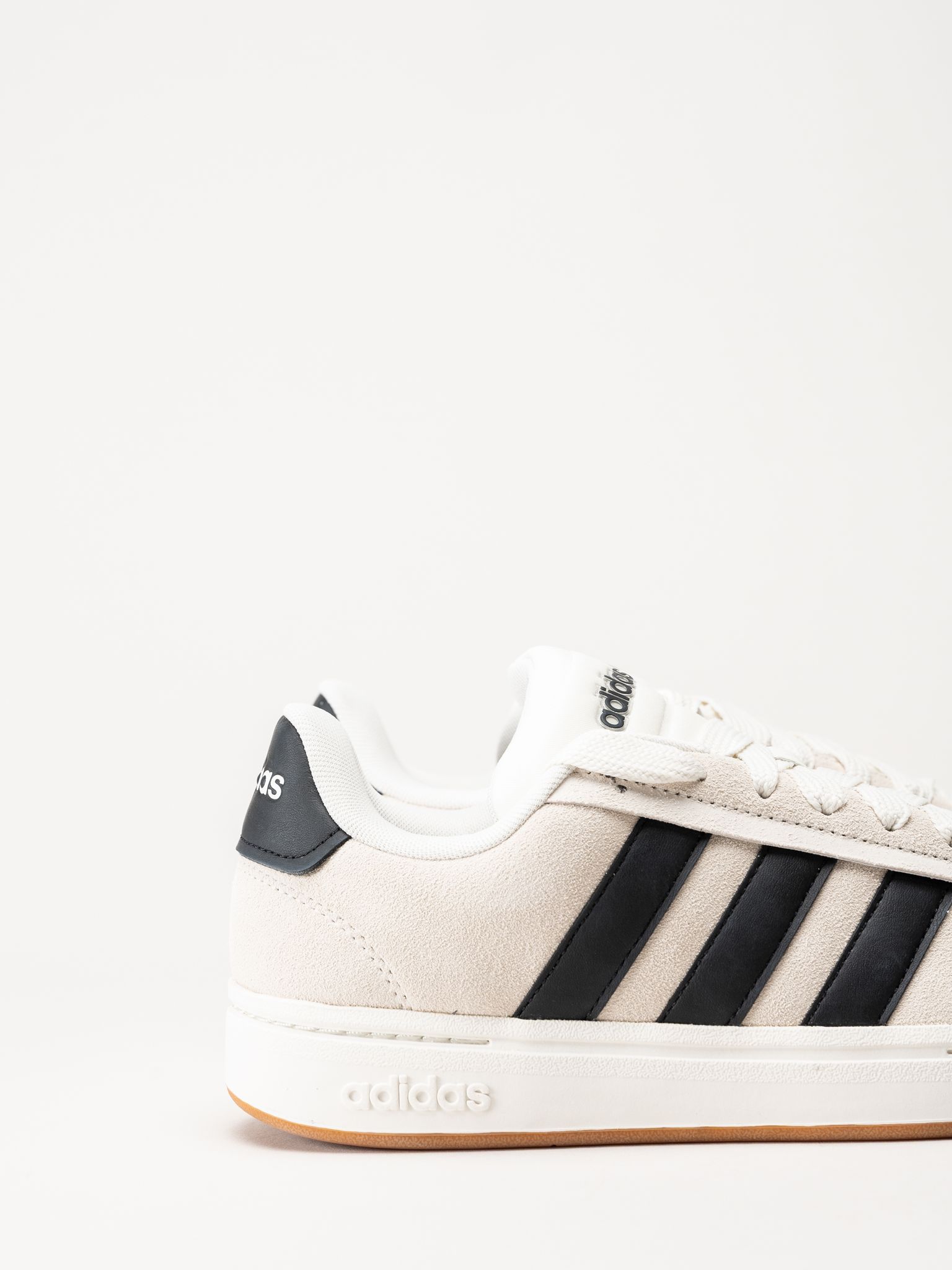 Adidas - Grand Court Alpha 00s - Beige sneakers