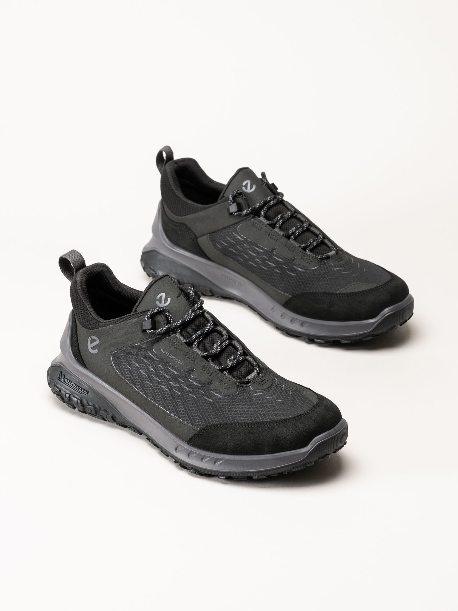 Ecco - Ultra Terrain - Svarta sneakers
