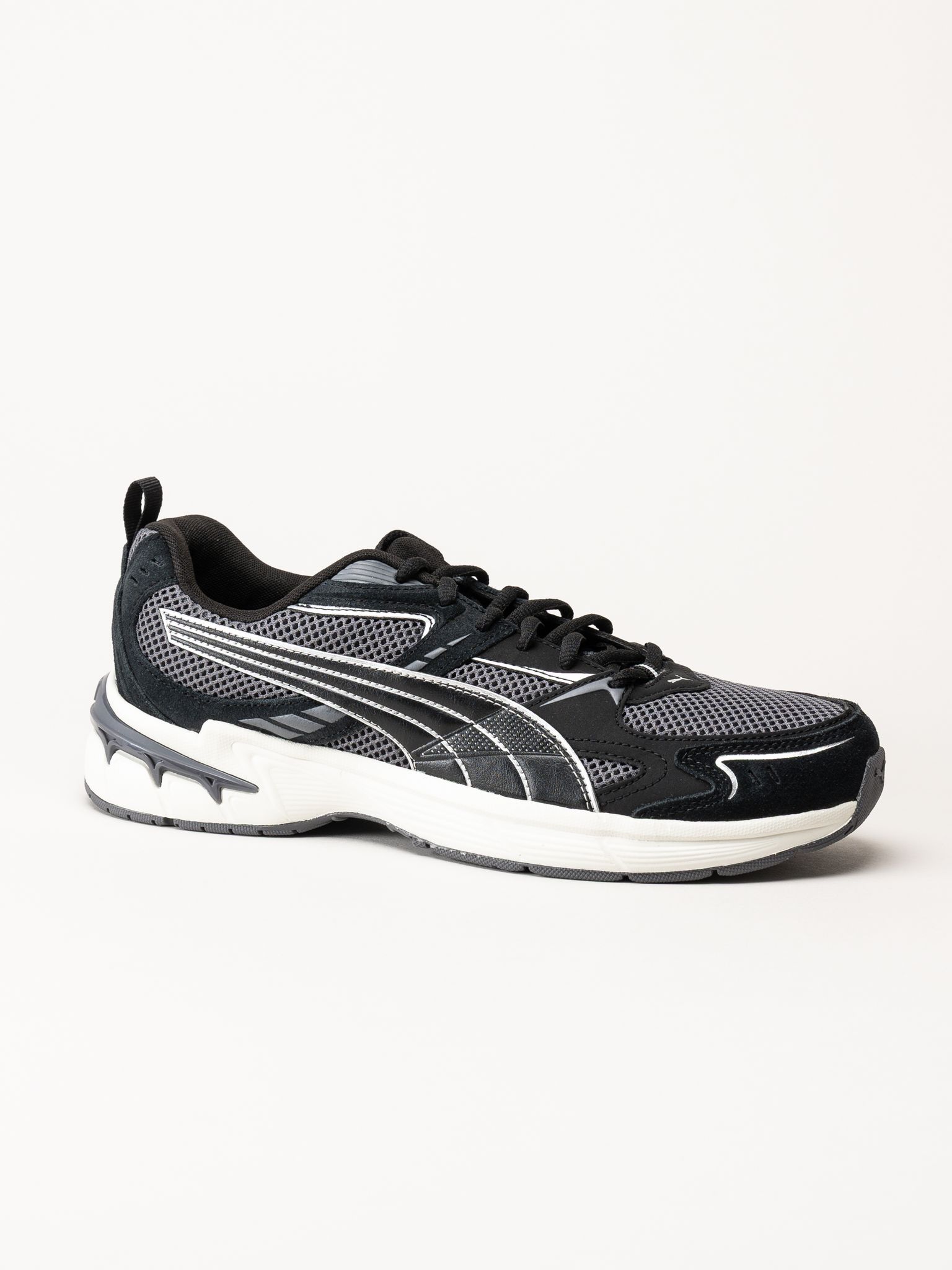 Puma - Milenio Tech 2000 - Svarta sneakers