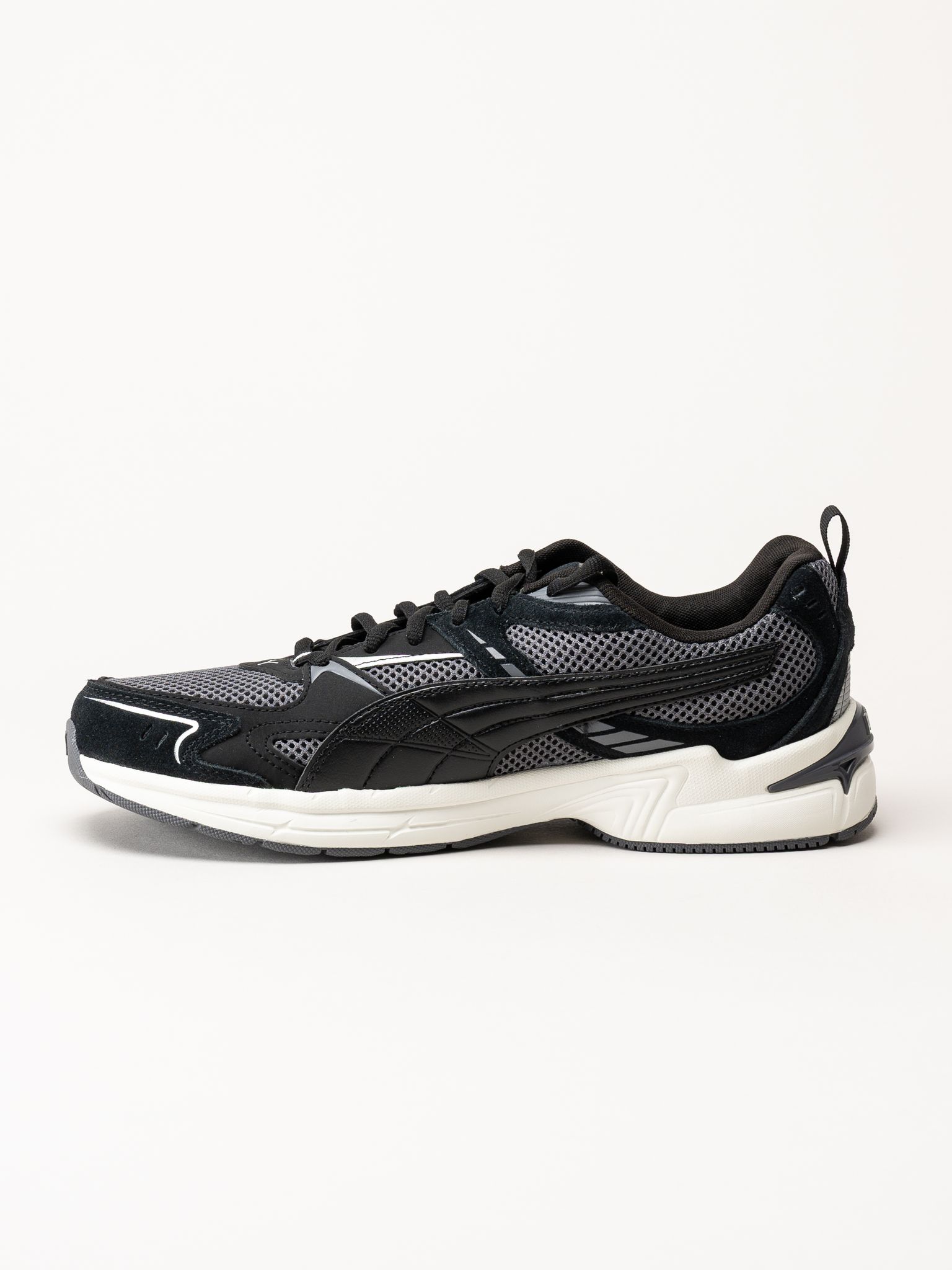 Puma - Milenio Tech 2000 - Svarta sneakers