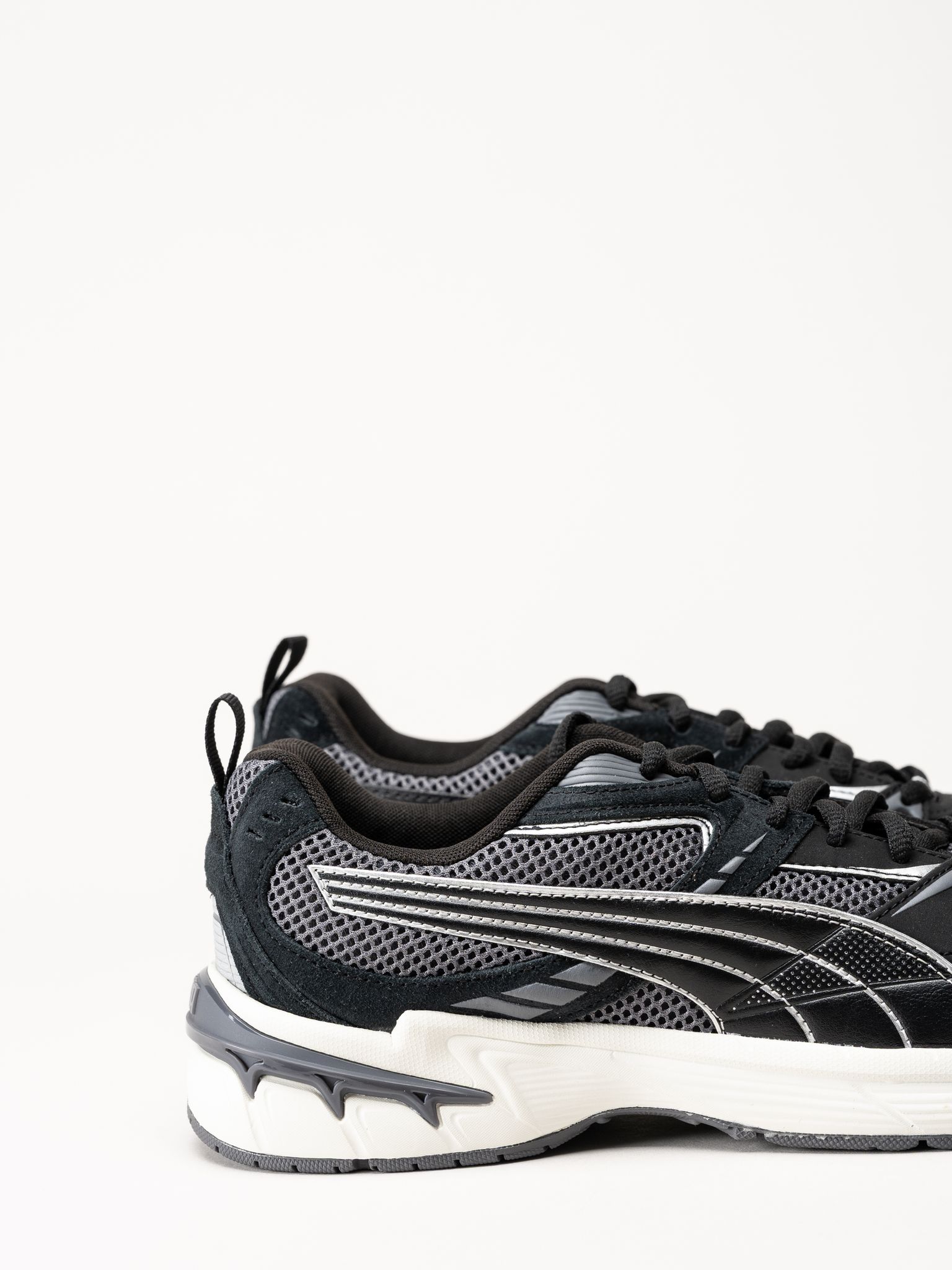 Puma - Milenio Tech 2000 - Svarta sneakers