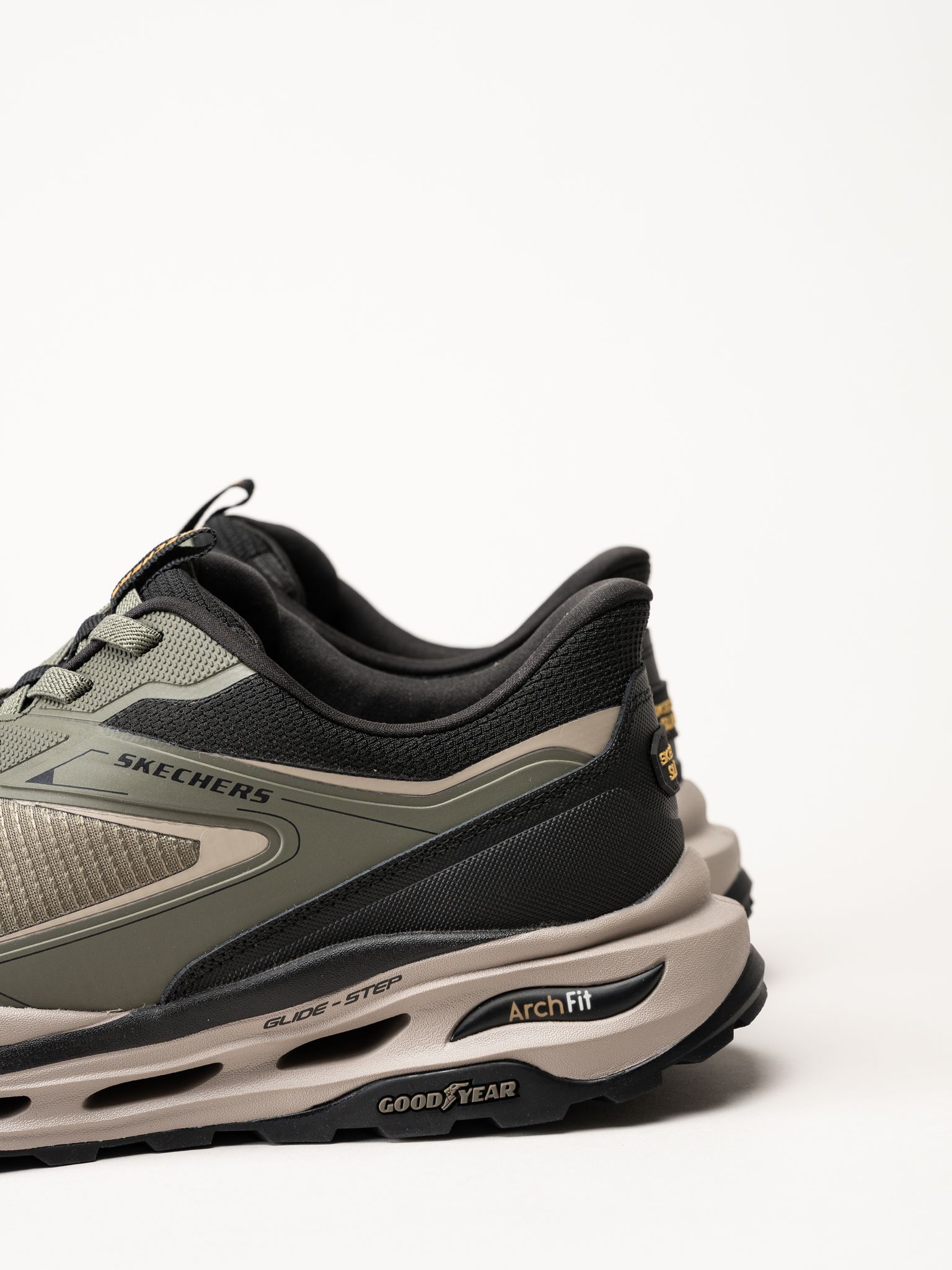 Skechers - Arch Fit Orvan Ultra - Talon - Olivgröna sneakers