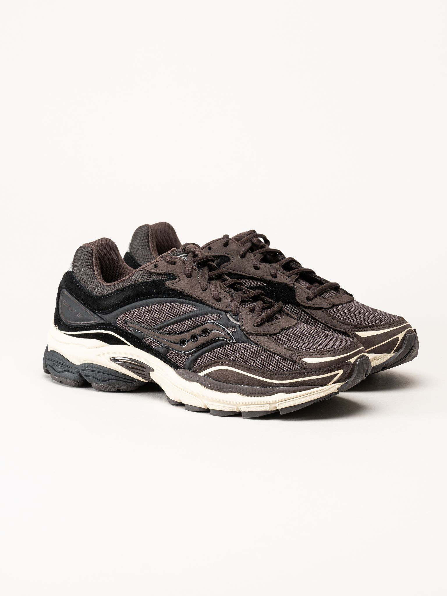 Saucony - Progrid Omni 9 - Mörkbruna sneakers