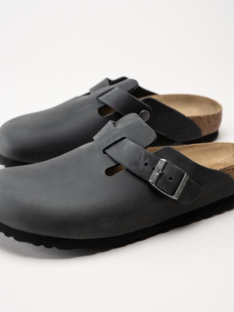 Birkenstock - Boston Narrow - Svarta slip-in sandaler i oljat skinn