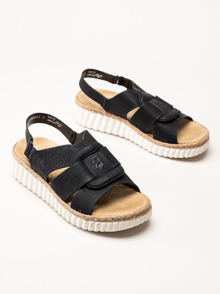 Svarta sandaler i skinnimitation