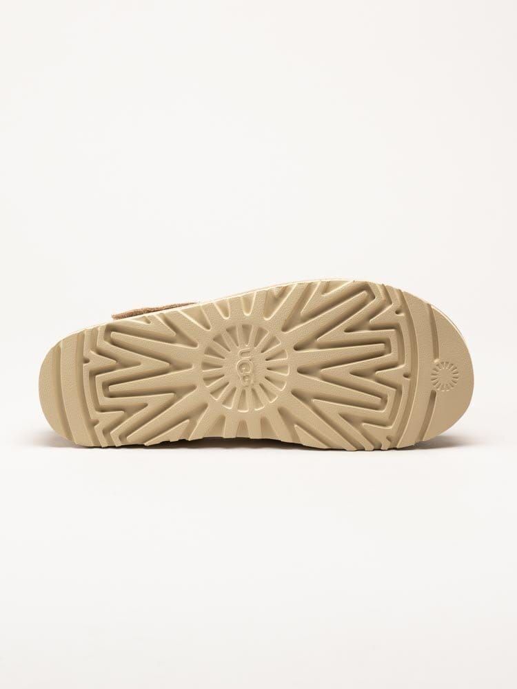 UGG - W Goldenstar Strap - Beige platåsandaler i mocka