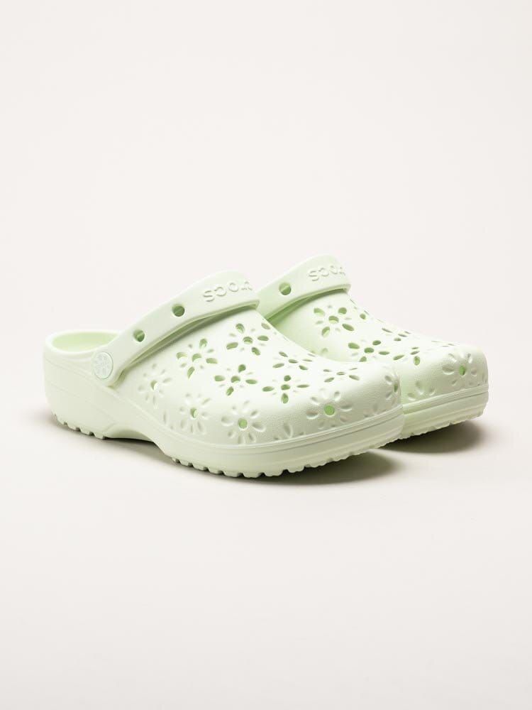 Crocs - Classic Floral Cut Out Clog - Gröna badtofflor