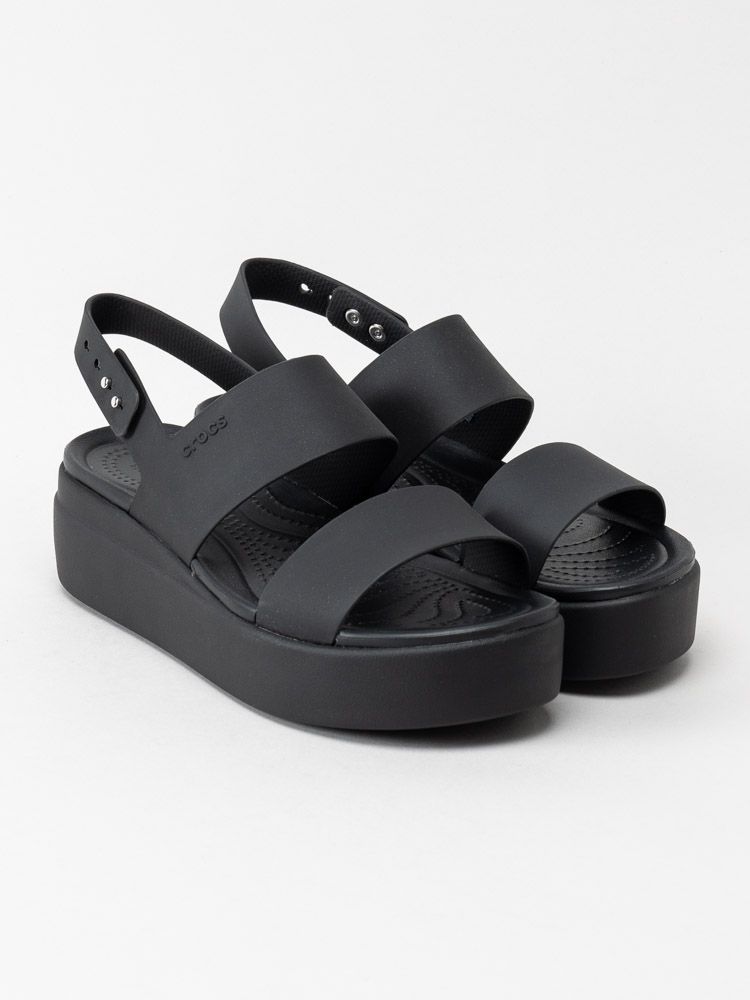 Crocs - Brooklyn Low Wedge - Svarta platåsandaler