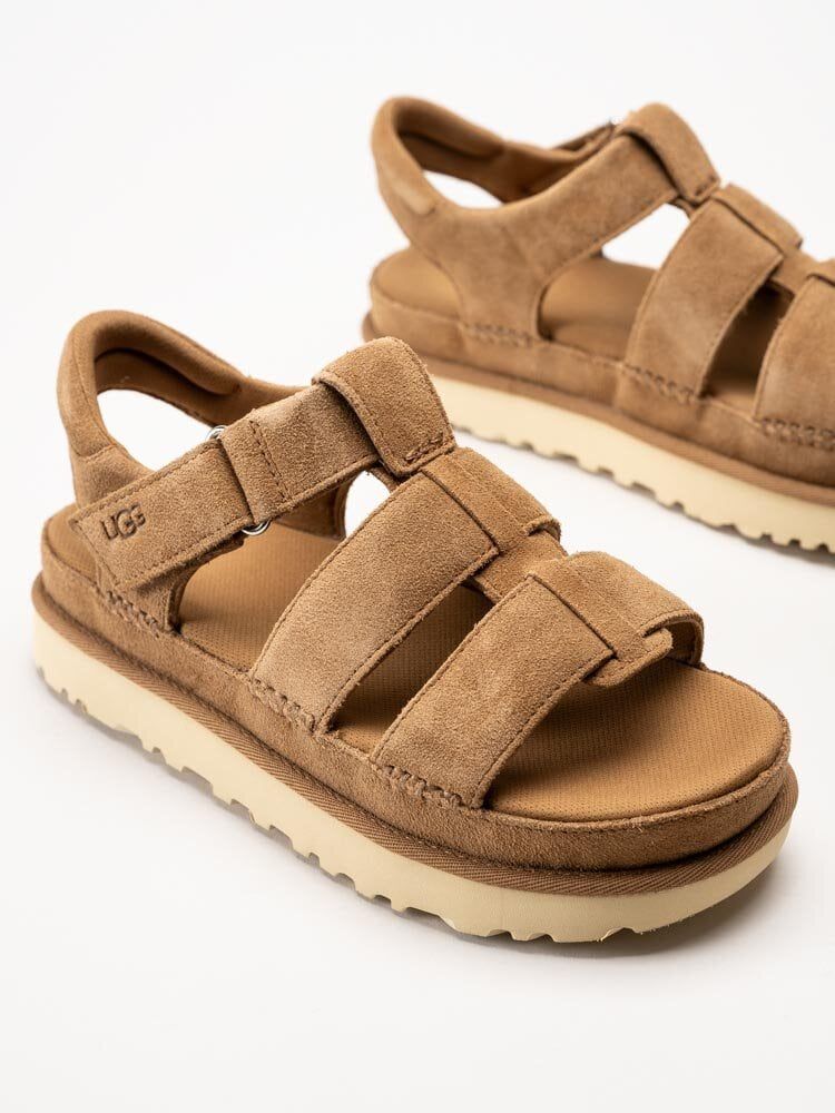 UGG - W Goldenstar Strap - Bruna platåsandaler i mocka