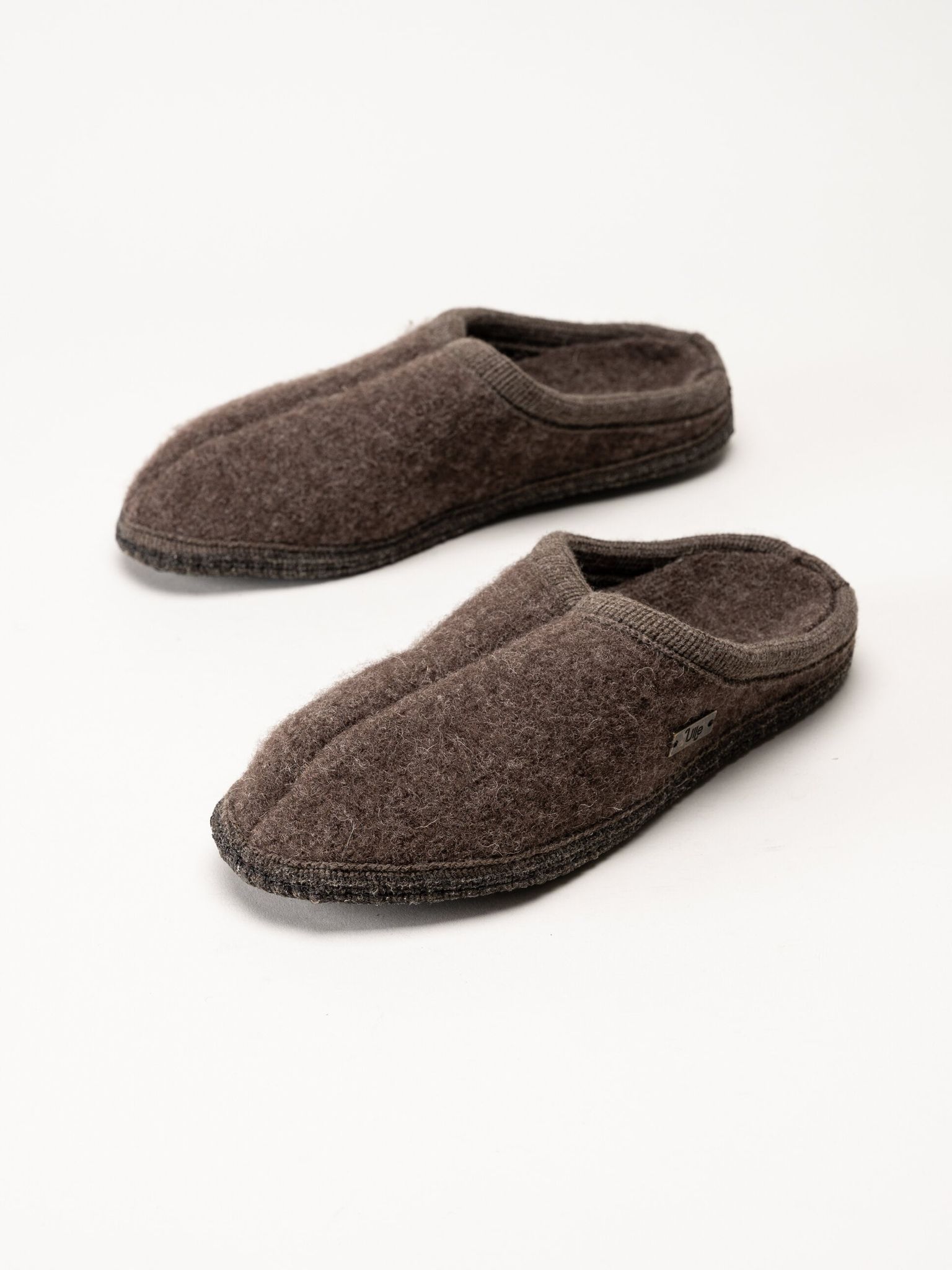 Ulle - Ulle Original - Mörkbruna slip in tofflor i ull