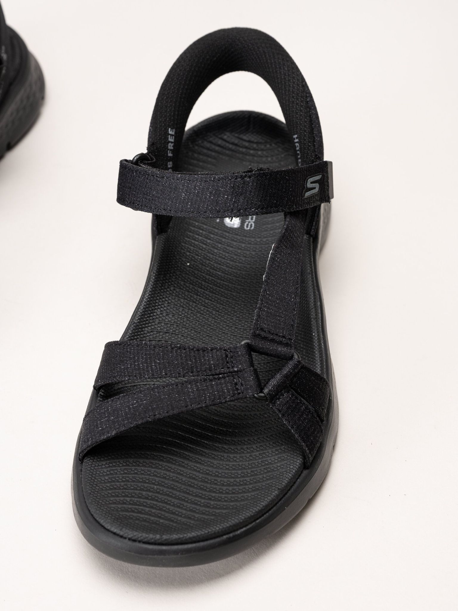 Skechers - Go Walk Flex Sandal - Svarta slip in sandaler