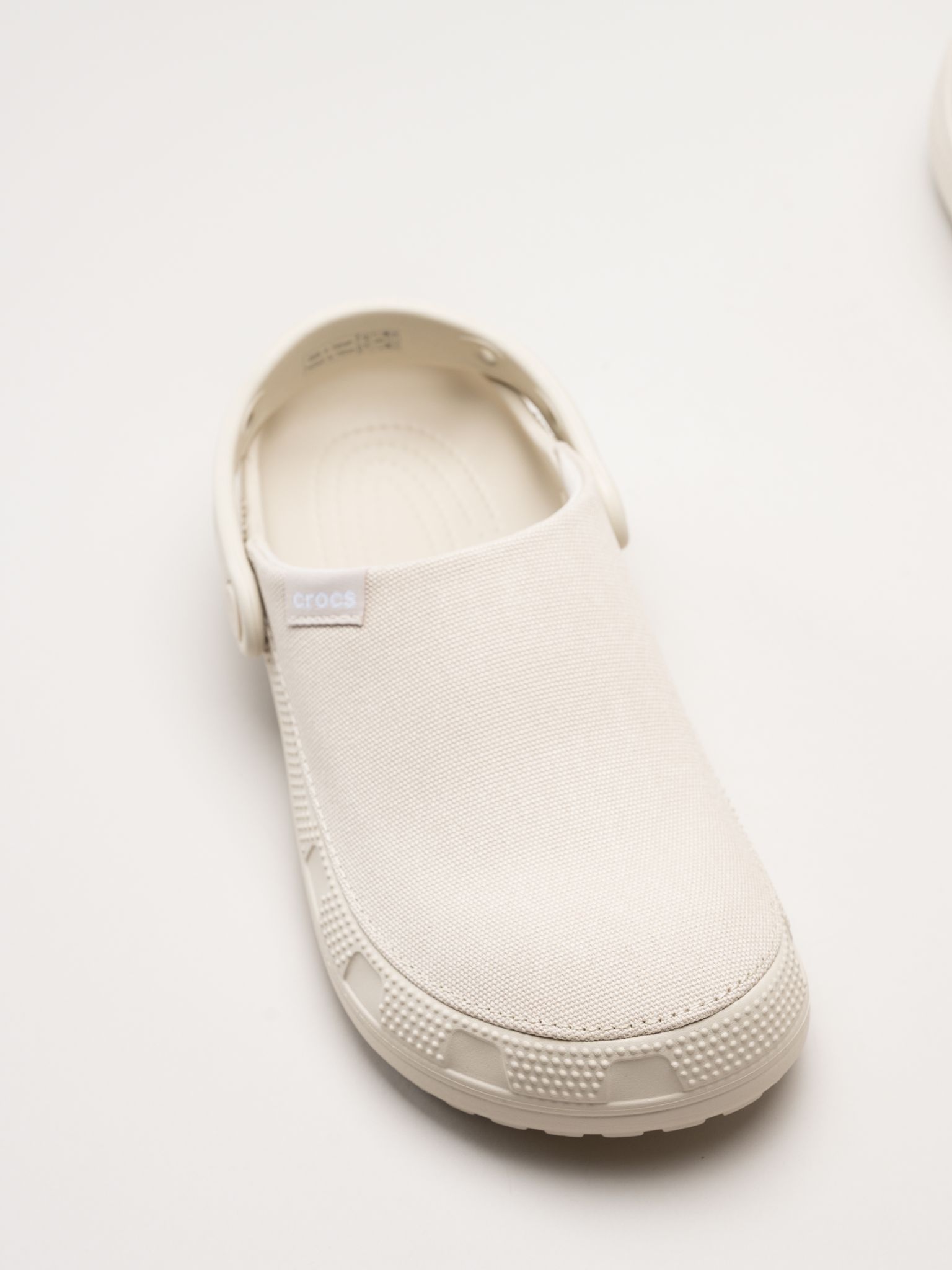 Crocs - Classic Crafted Clog - Ljusbeige slip in tofflor