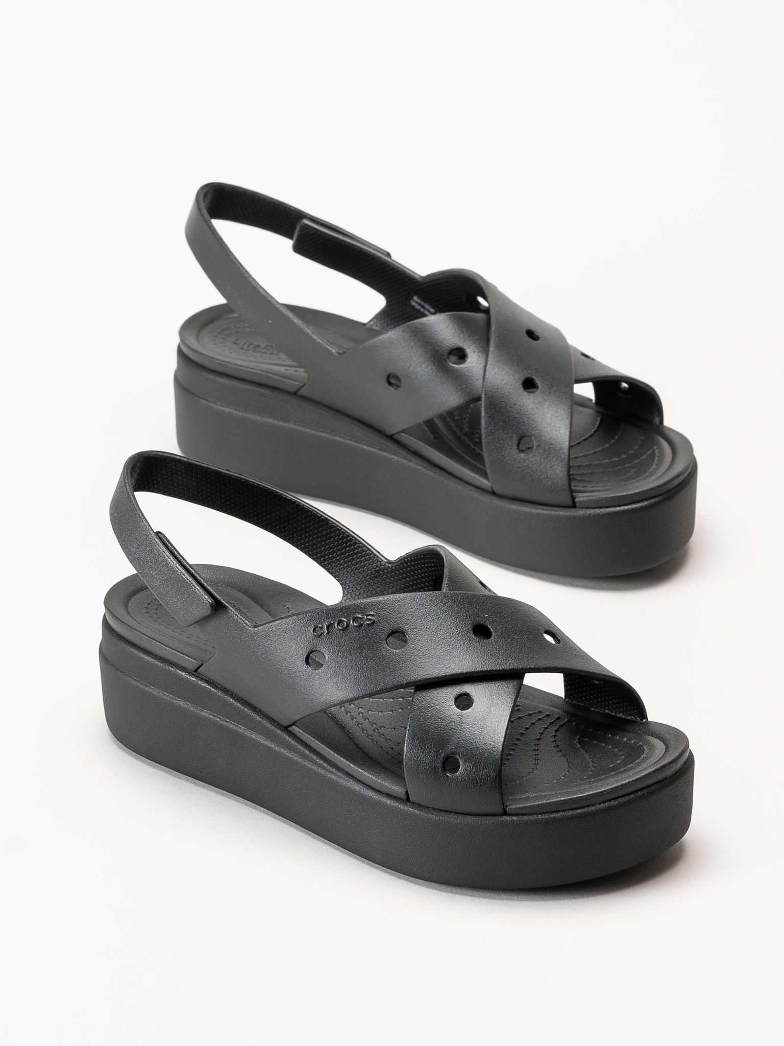 Crocs - Brooklyn - Svarta platåsandaler