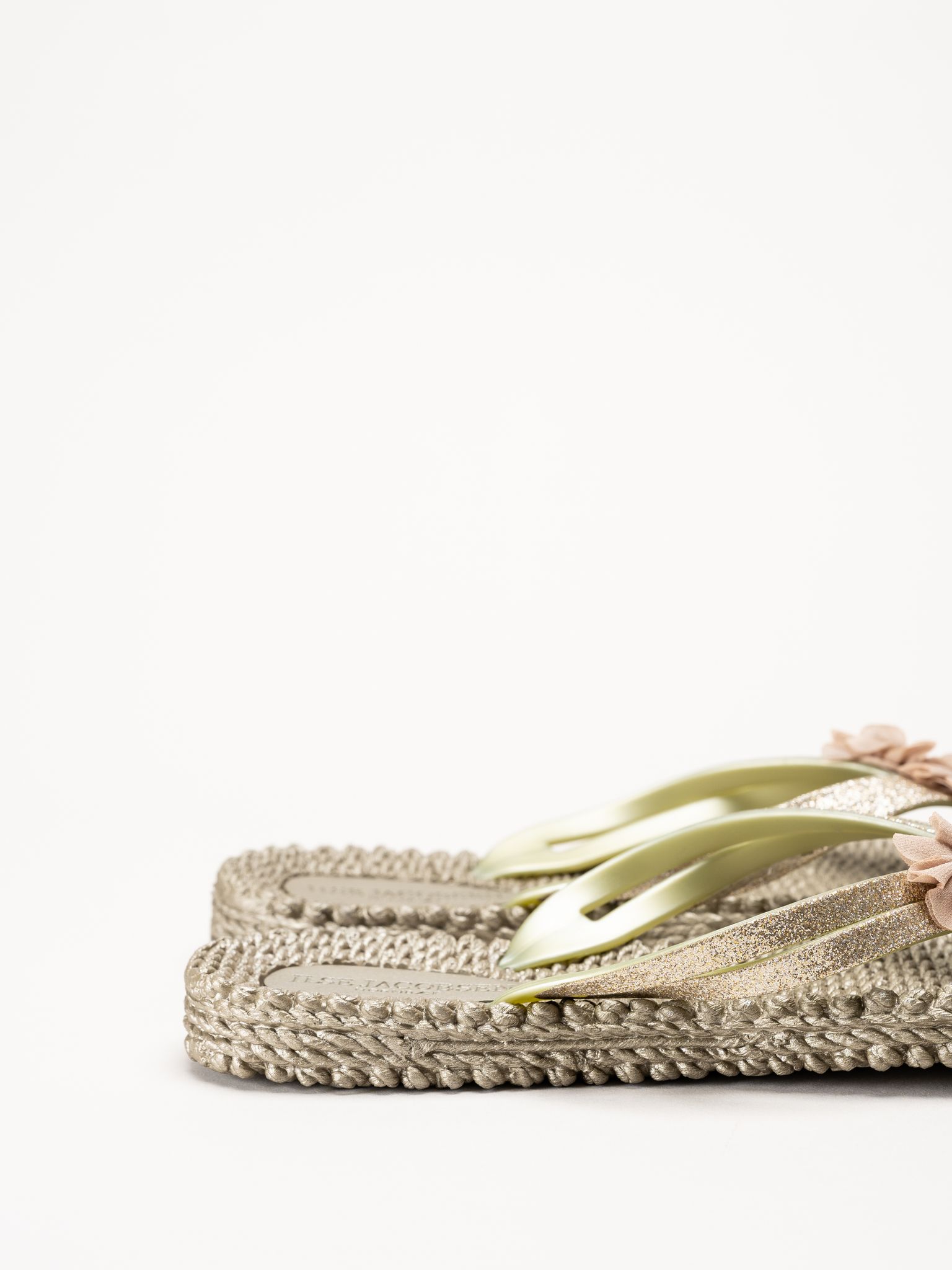 Ilse Jacobsen - Cheerful18F - Guldfärgade flip flops