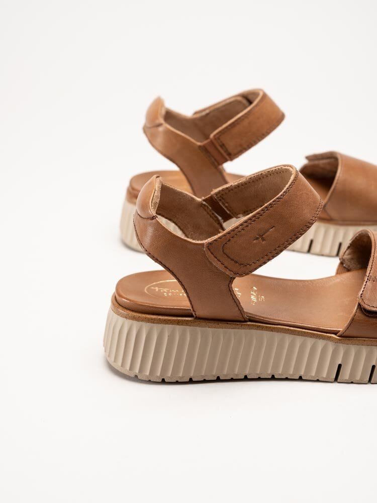 Tamaris - Wide fit - Bruna sandaler i skinn
