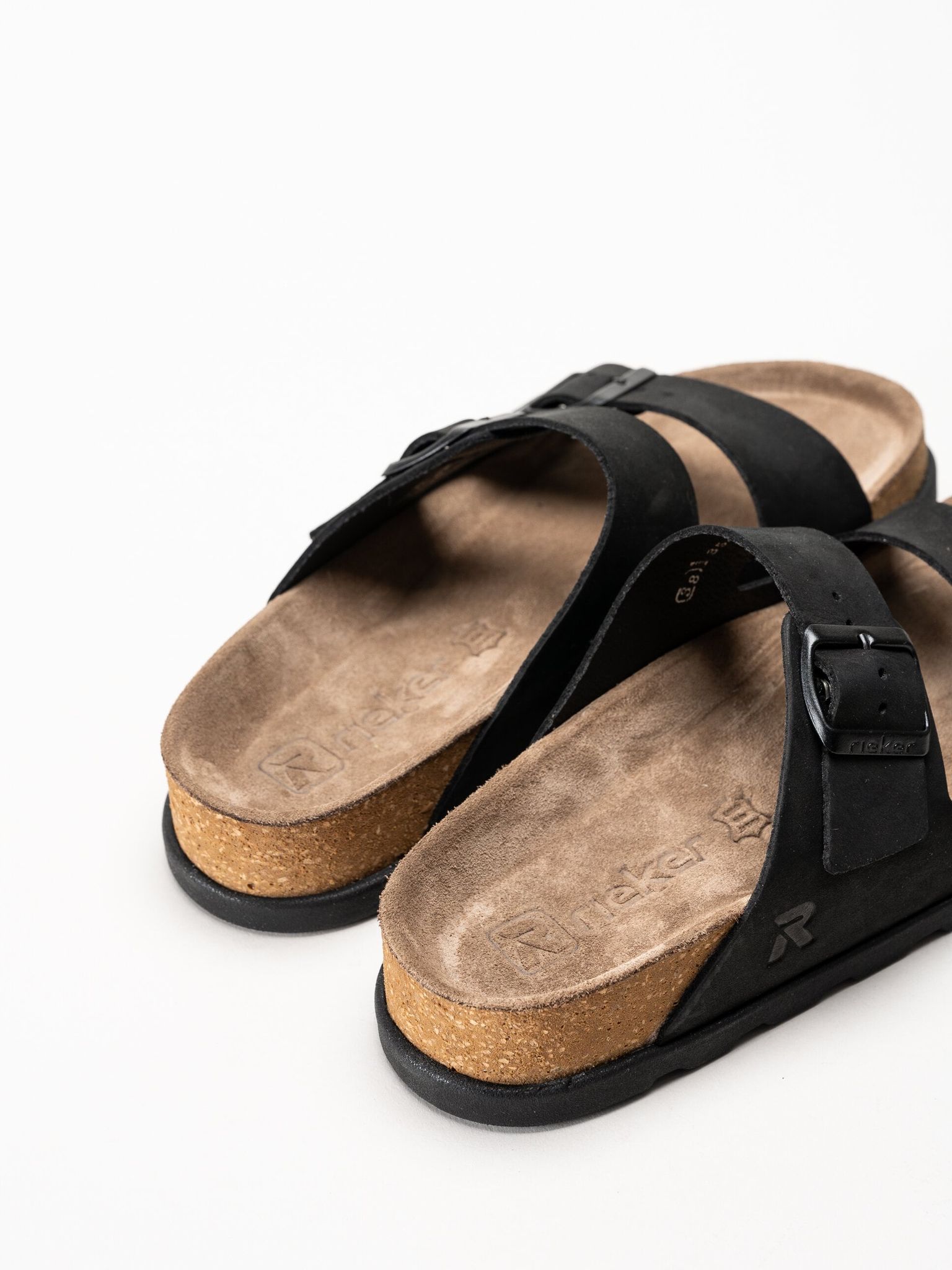 Rieker - Svarta sandaler i nubuck