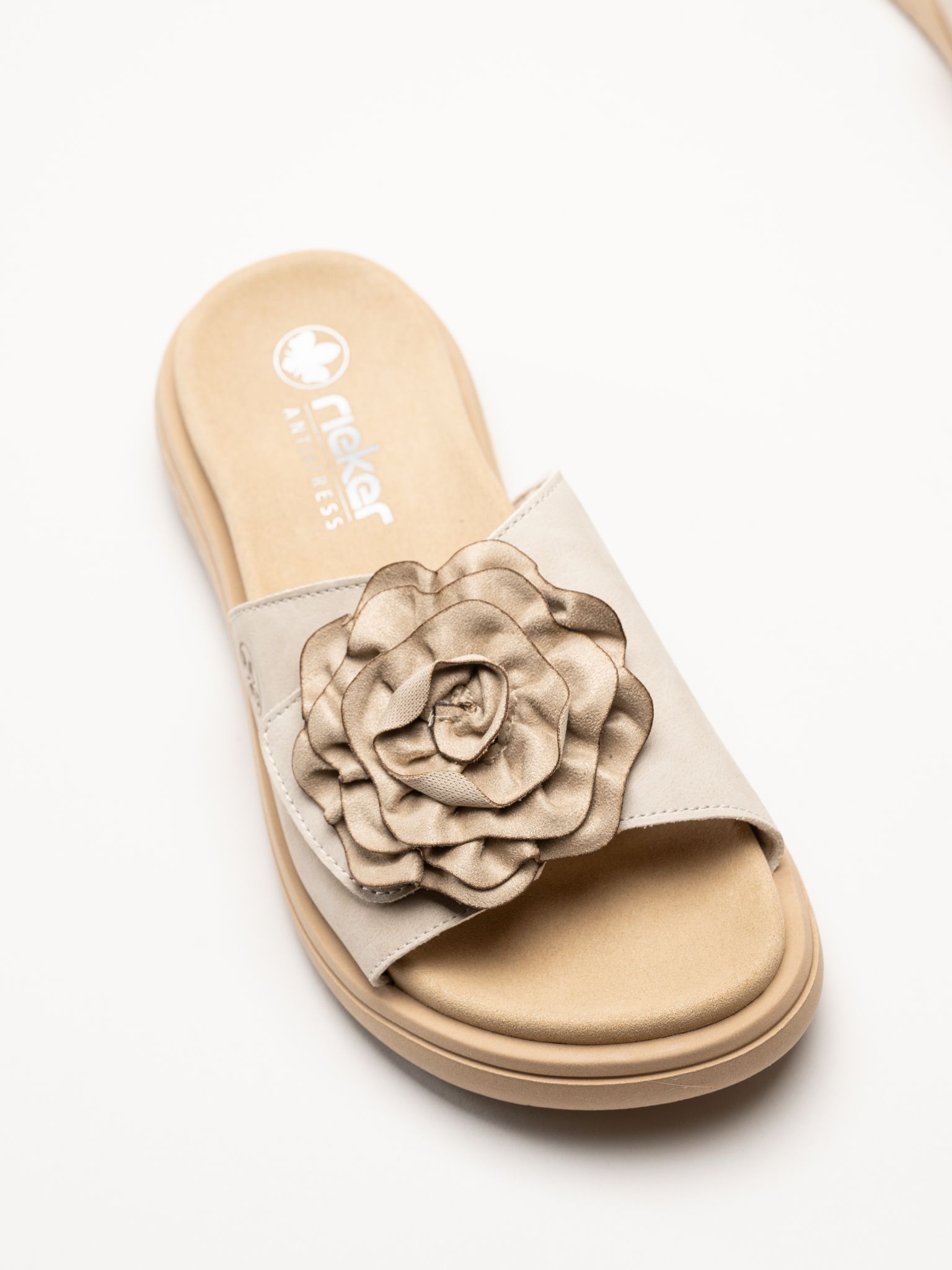 Rieker - Beige sandaler med rosett