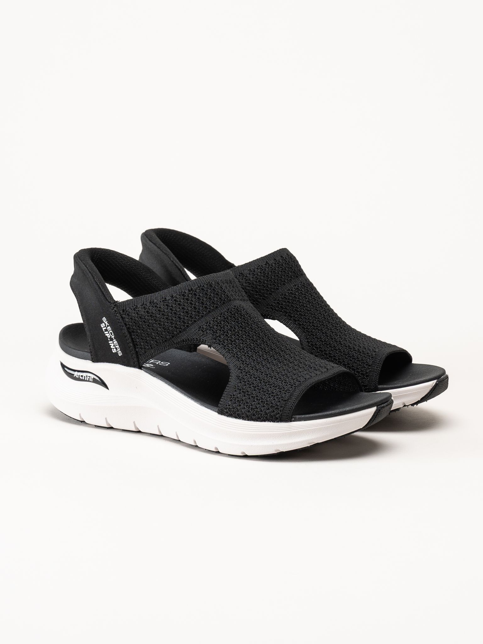 Skechers - Arch Fit - Svarta slip-in sandaler