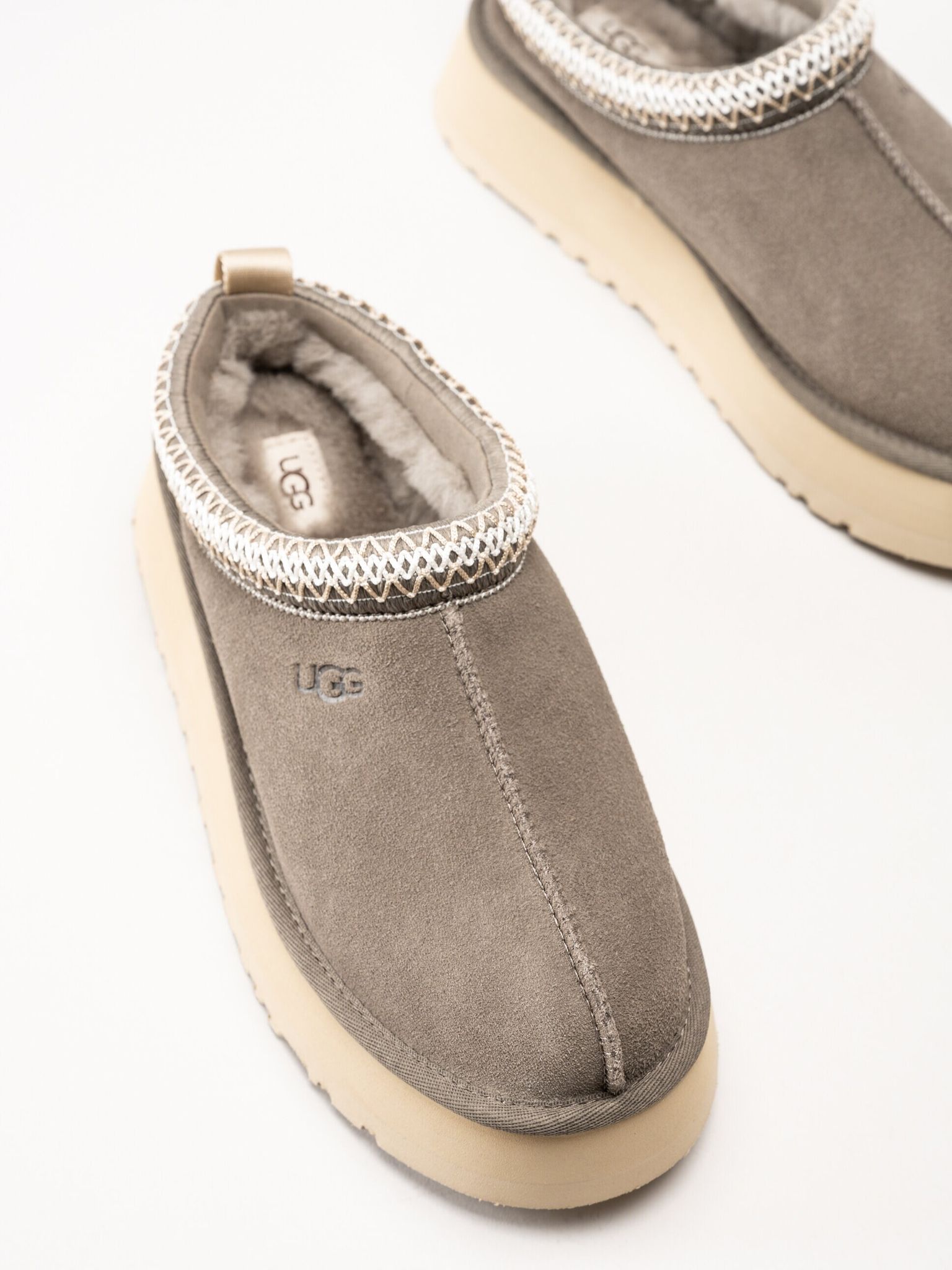 UGG - W Tazz II - Bruna fårskinnsfodrade tofflor