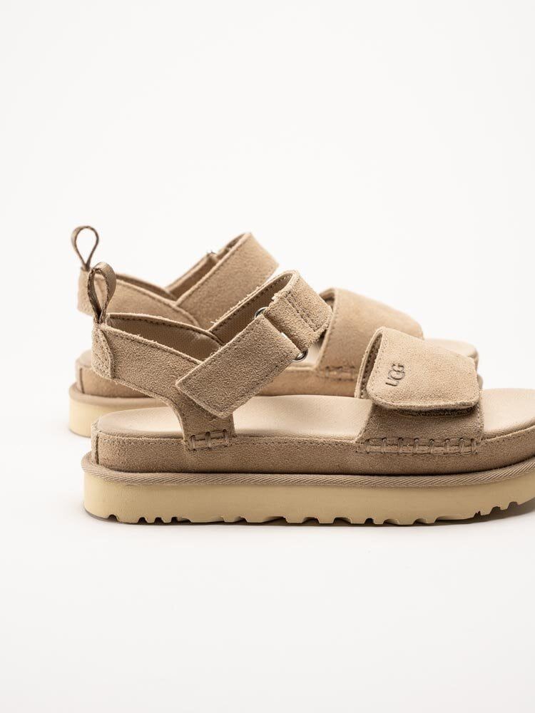 UGG - W Goldenstar - Ljusbeige platåsandaler i mocka