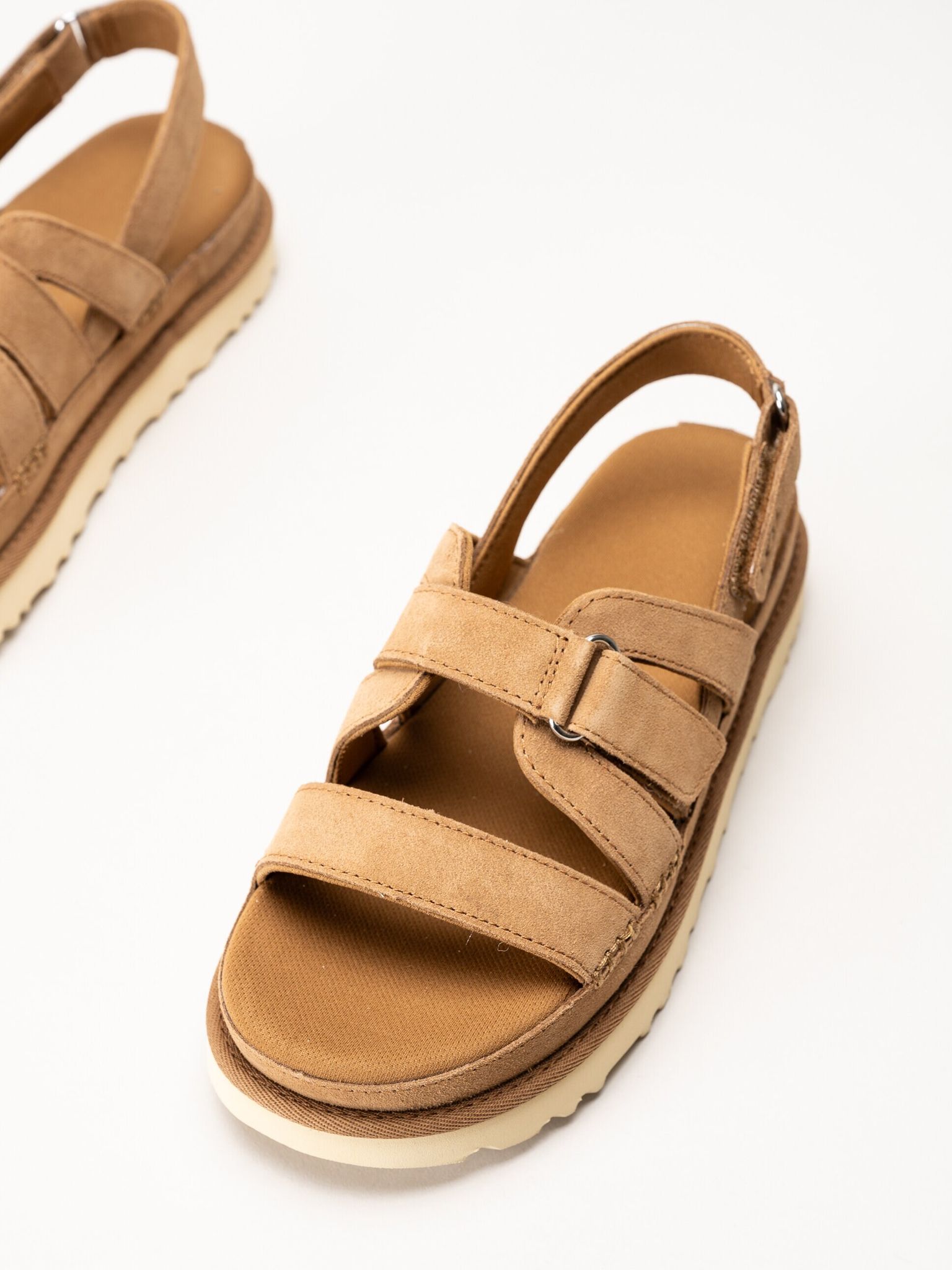 UGG - W Goldenstar Gleam - Bruna remsandaler i mocka