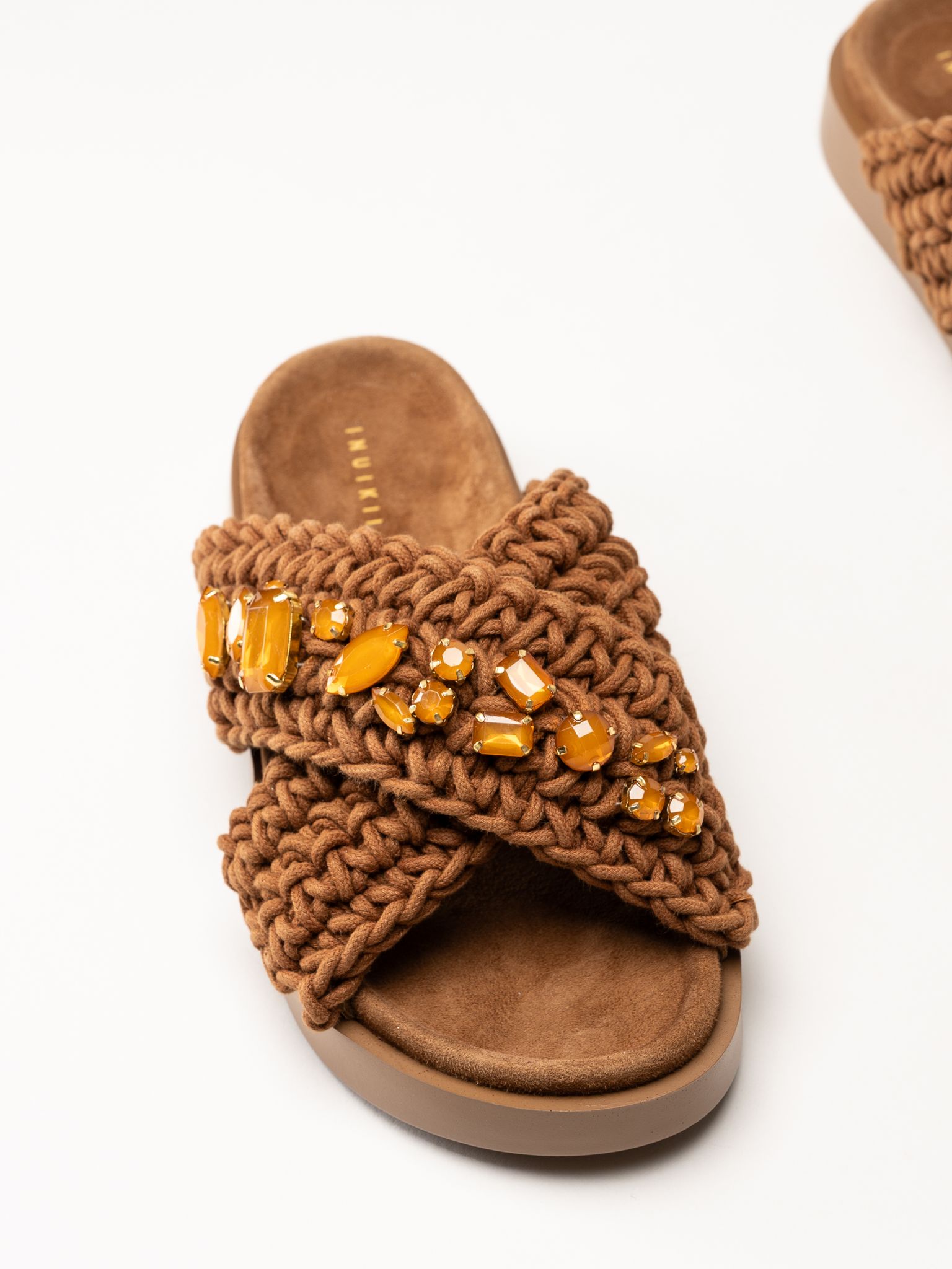 Inuikii - Woven Stones - Bruna sandaler i virkad textil