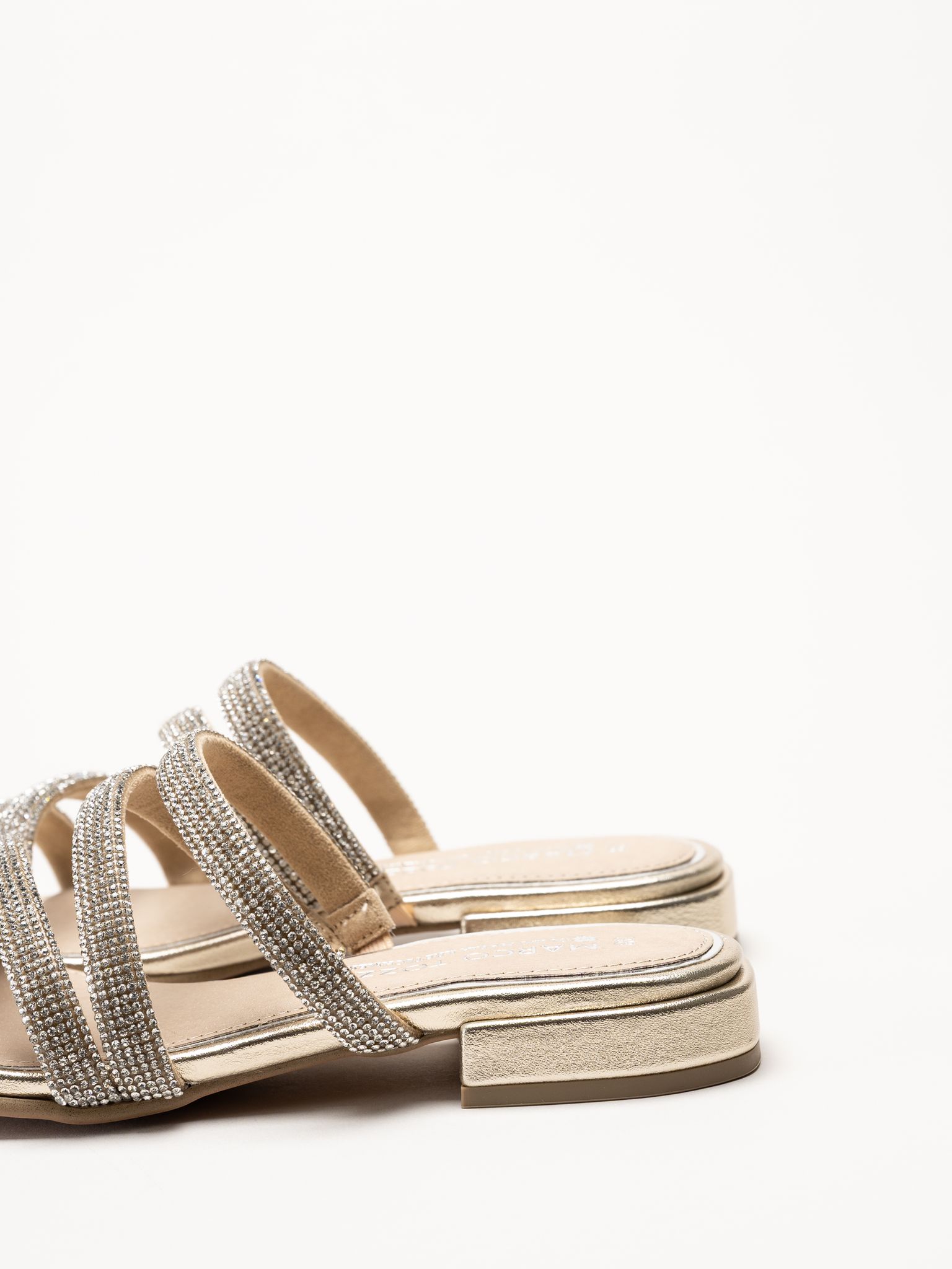 Marco Tozzi - Guldfärgade sandaler med strass