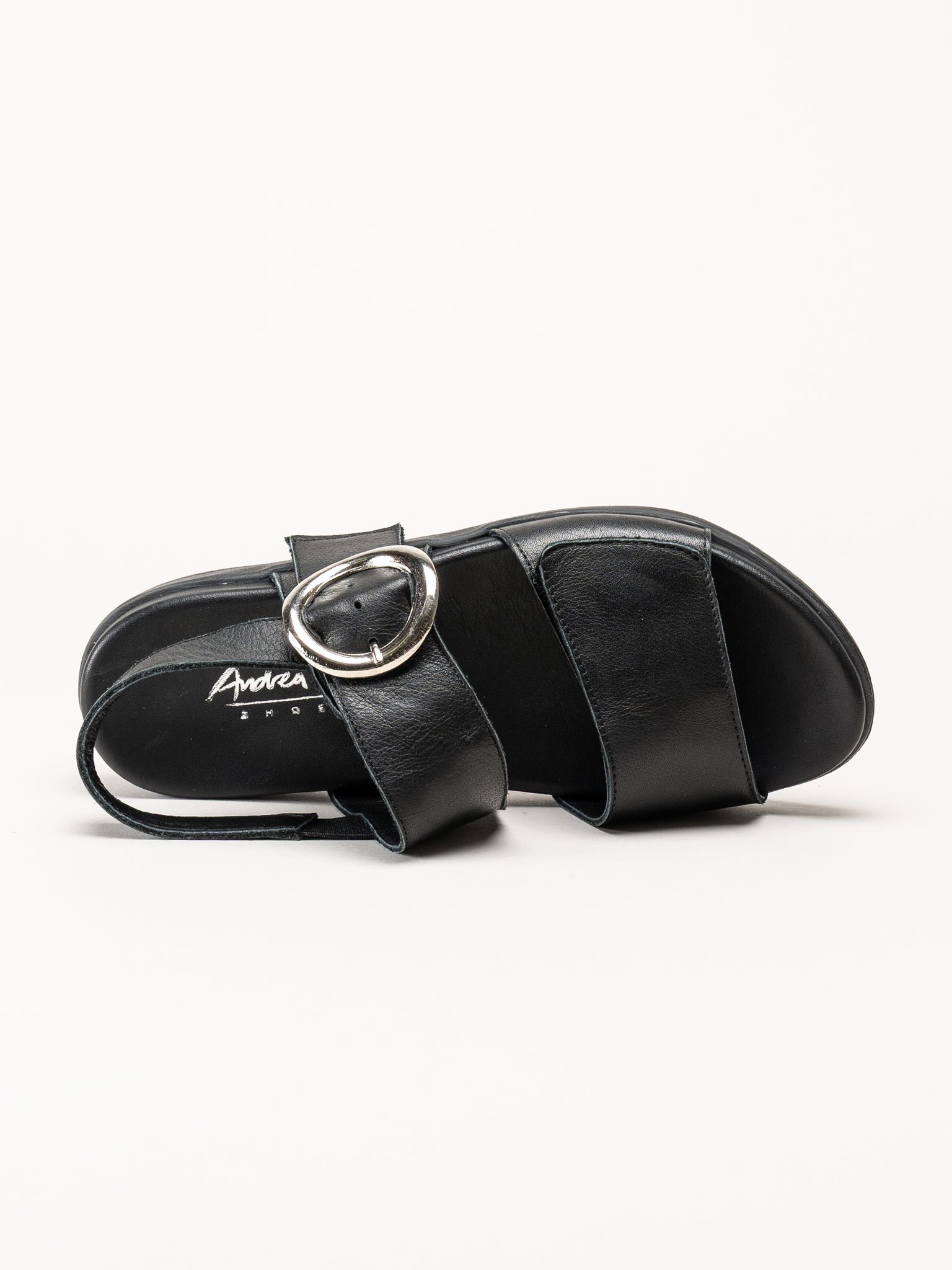 Andrea Conti - Svarta sandaler