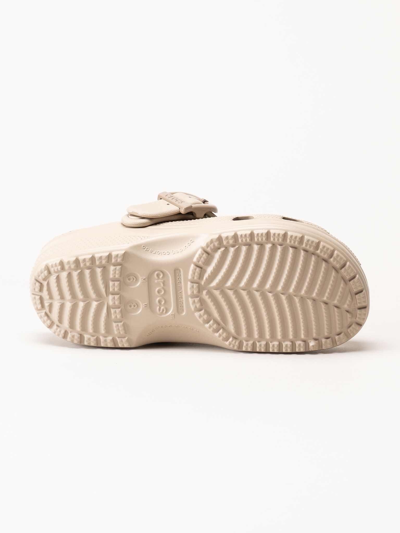 Crocs - Classic Buckle Clog - Beige slip in tofflor